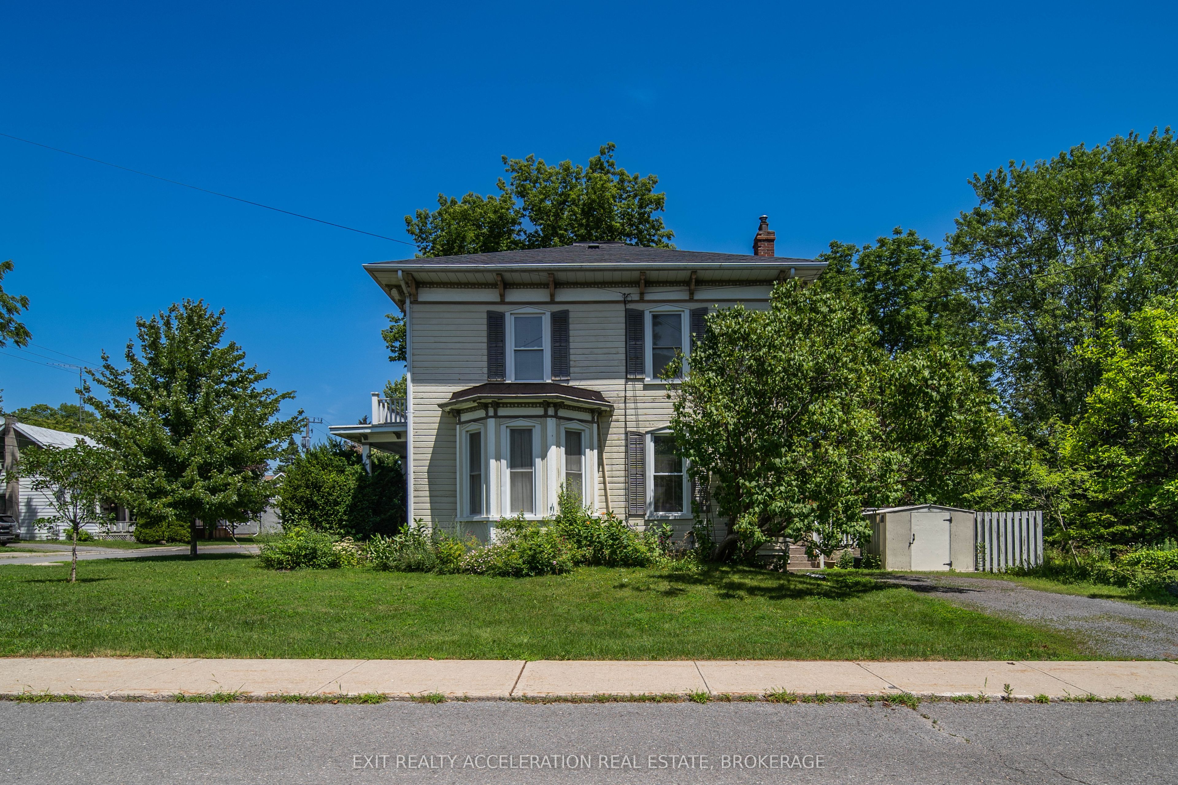 182 Water Street W, Greater Napanee, ON K7R 1W4 photo 3