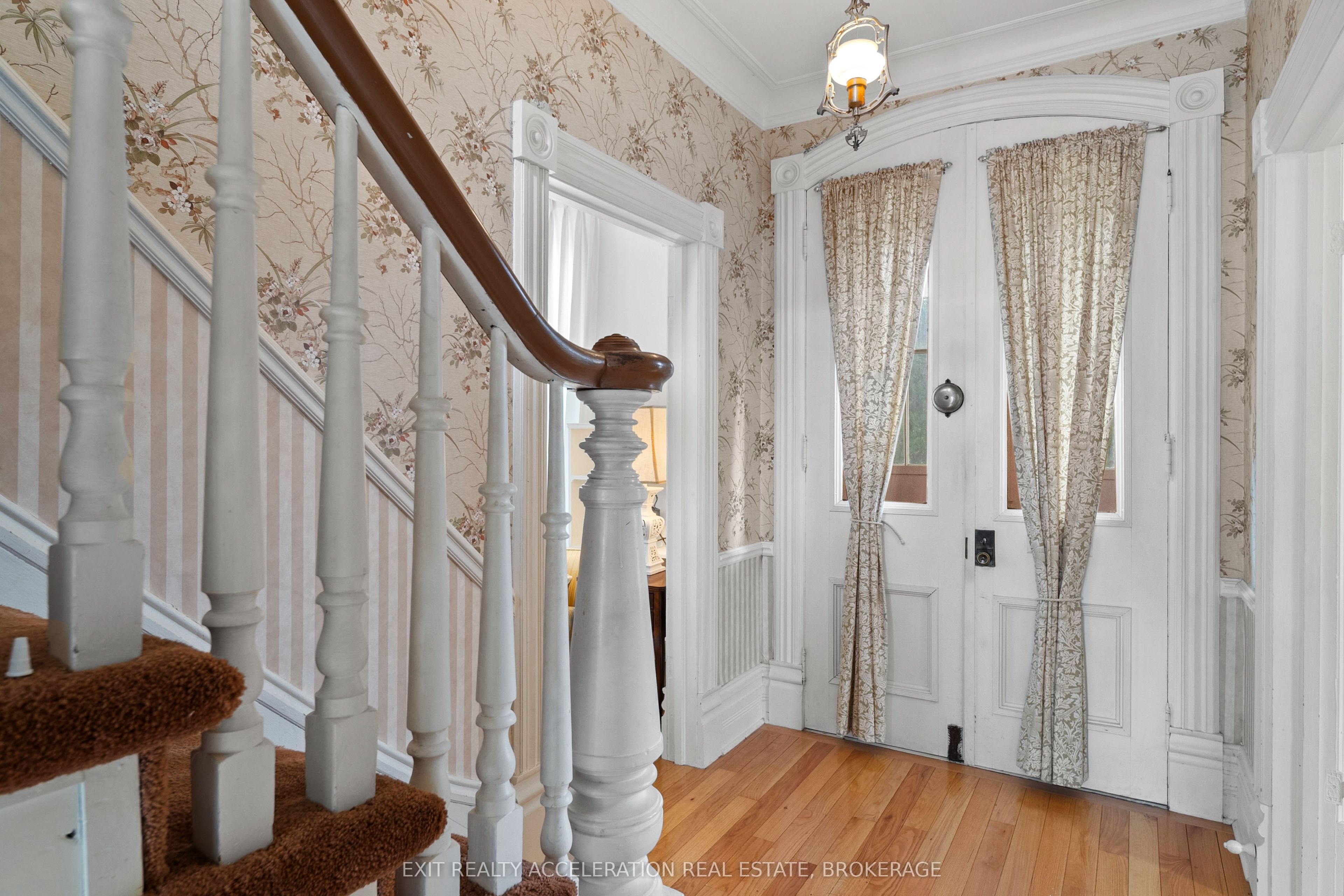 182 Water Street W, Greater Napanee, ON K7R 1W4 photo 5