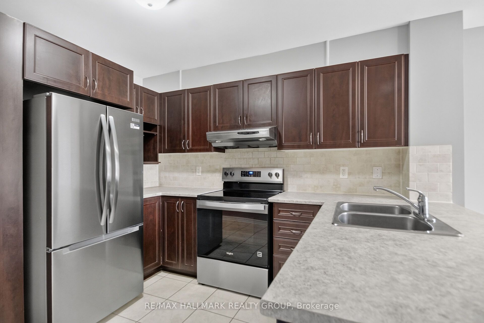 580A Chapman Mills Drive, Barrhaven, ON K2J 3V2 photo 4