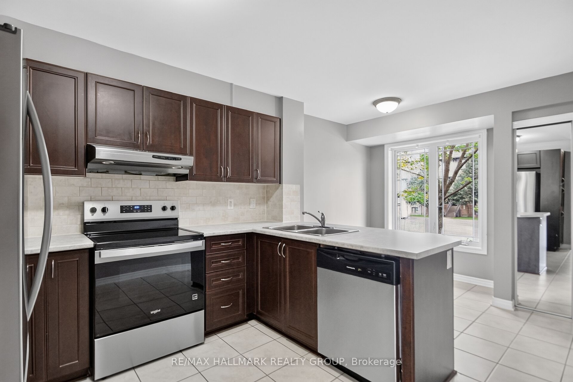 580A Chapman Mills Drive, Barrhaven, ON K2J 3V2 photo 5
