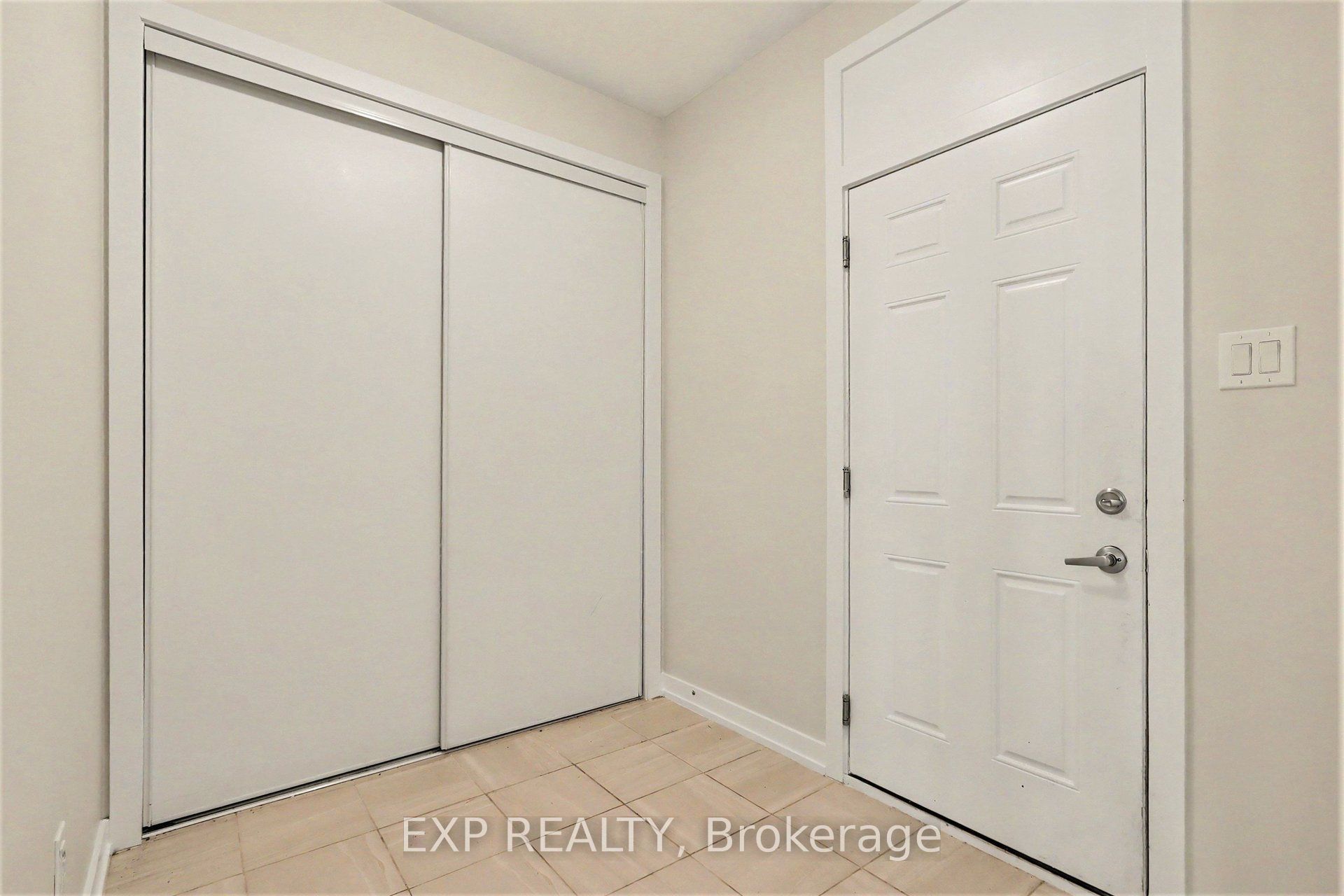 64 Hackamore Crescent, Stittsville - Munster - Richmond, ON K0A 2Z0 photo 5