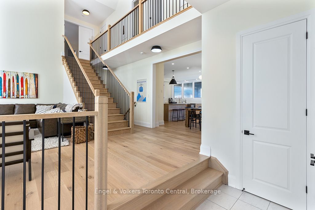 160 SPRINGSIDE Crescent, Blue Mountains, ON L9Y 5L3 photo 4