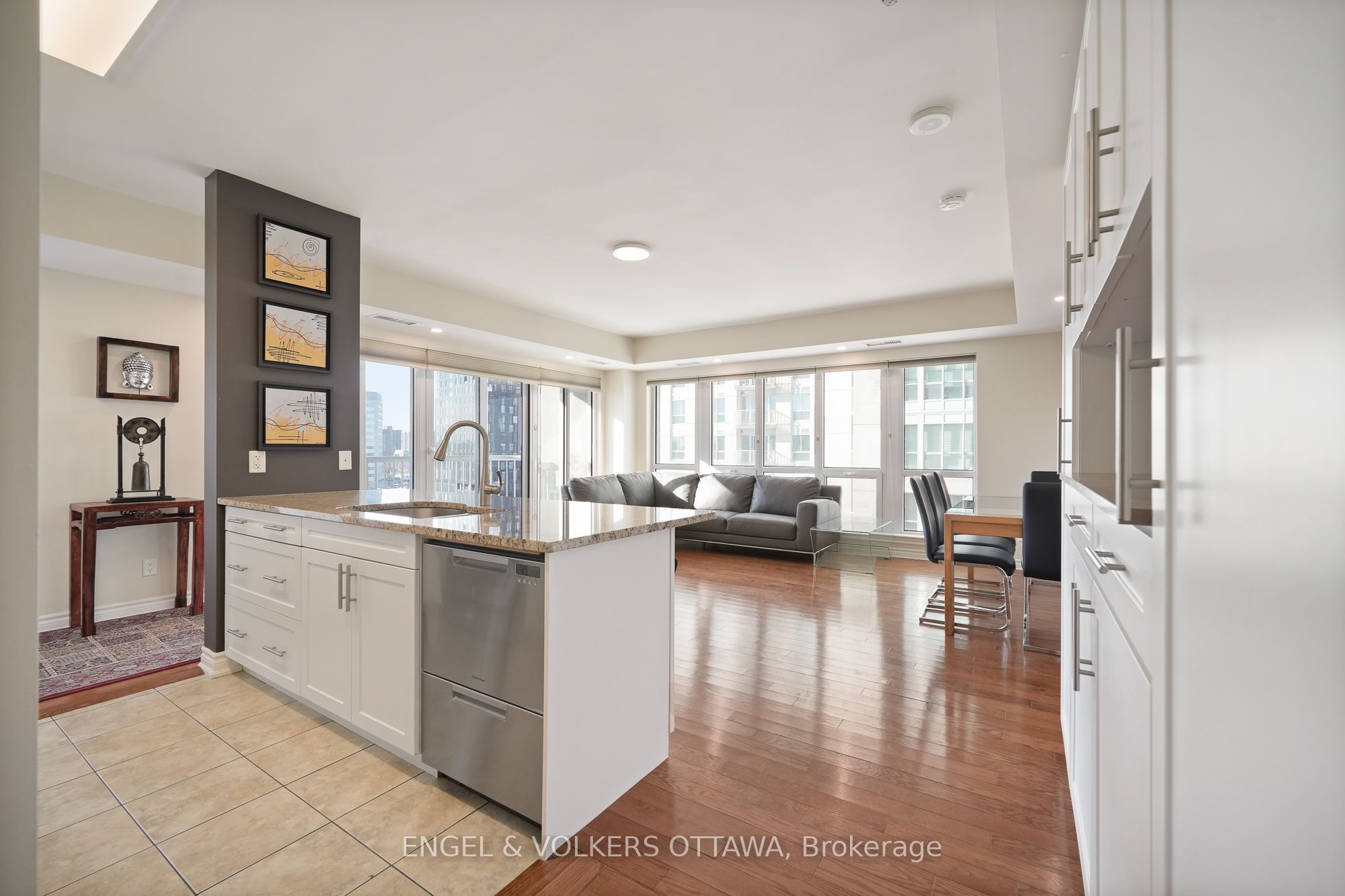 234 Rideau Street 1112, Lower Town - Sandy Hill, ON K1N 0A9 photo 3
