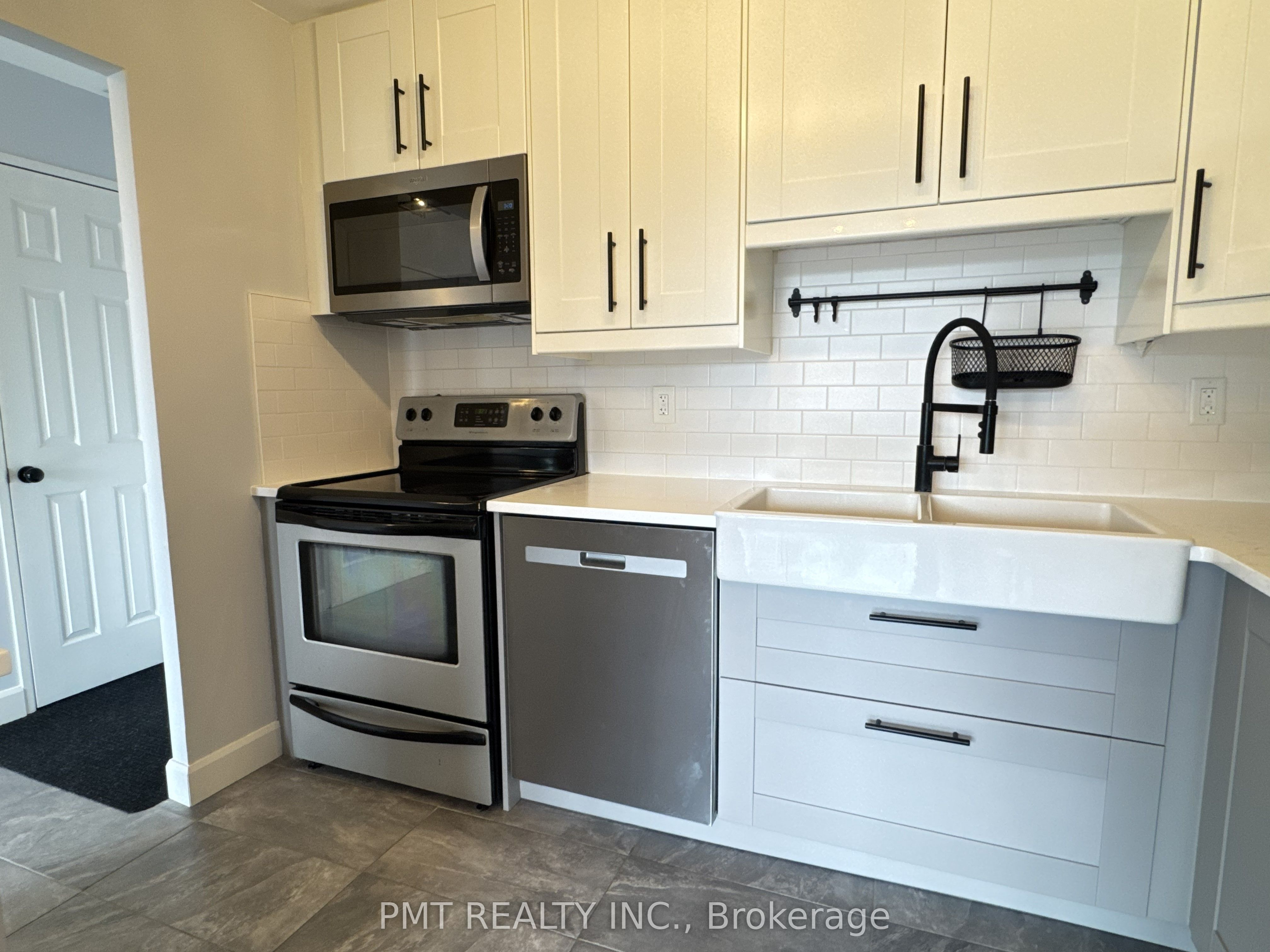 65 Highland Crescent 303, Kitchener, ON N2M 5M8 photo 3