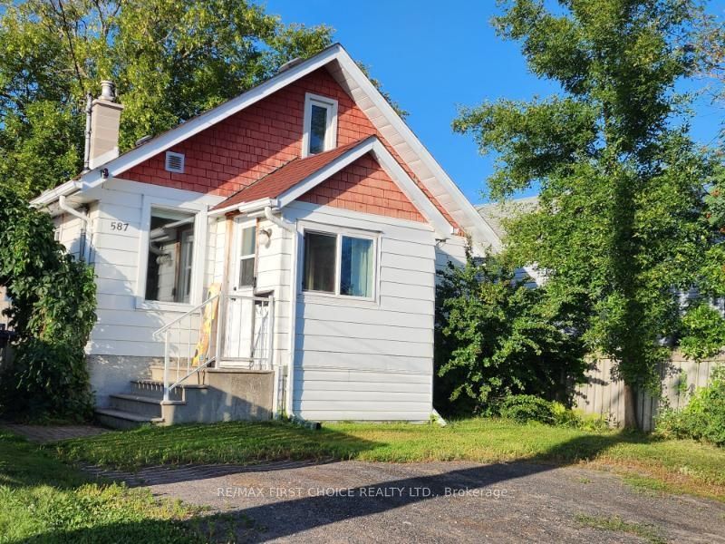 587 Tupper Street, Thunder Bay, ON P7A 4A1 photo 2