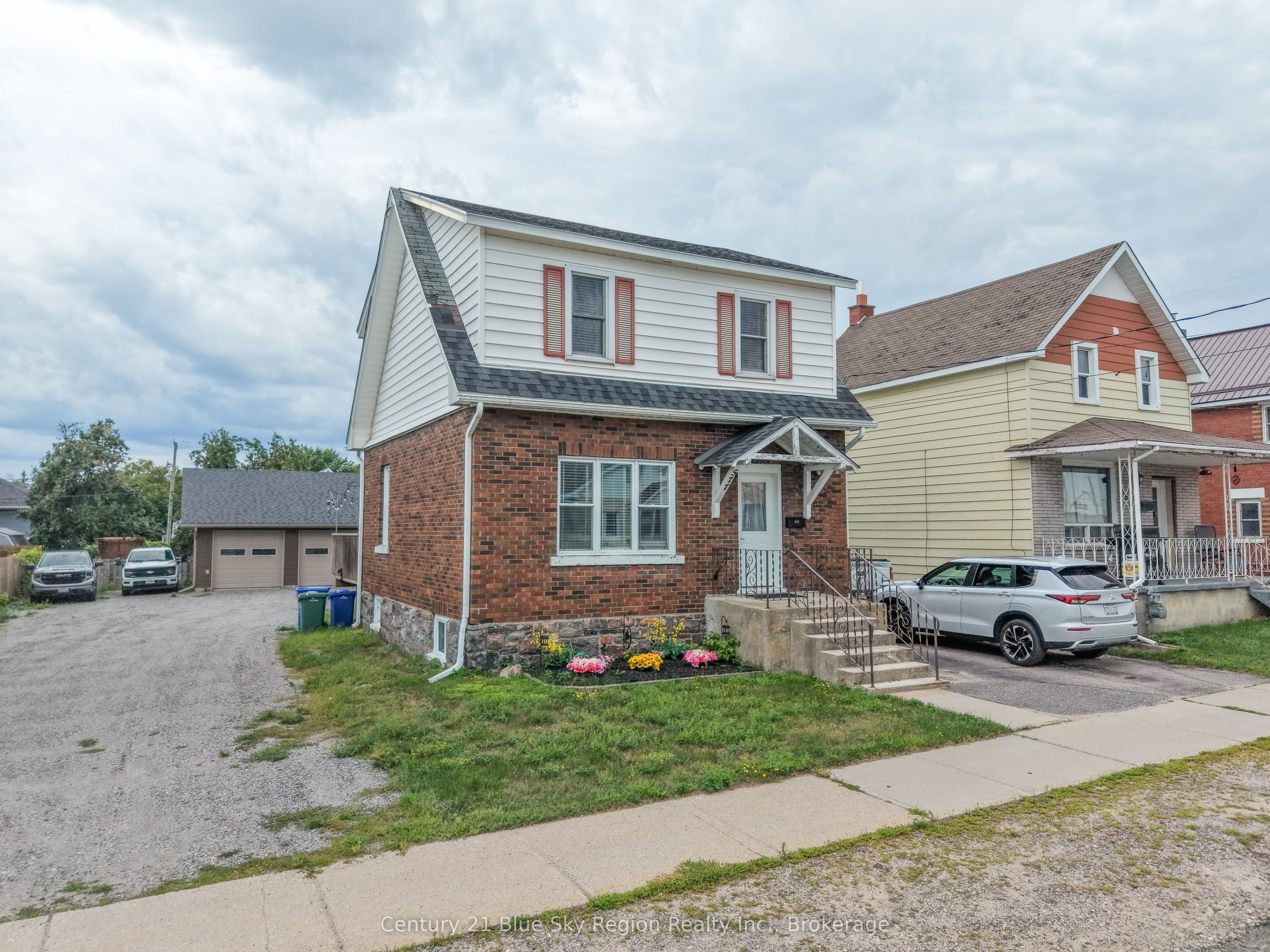 577 Douglas Street, North Bay, ON P1B 5N7 photo 3