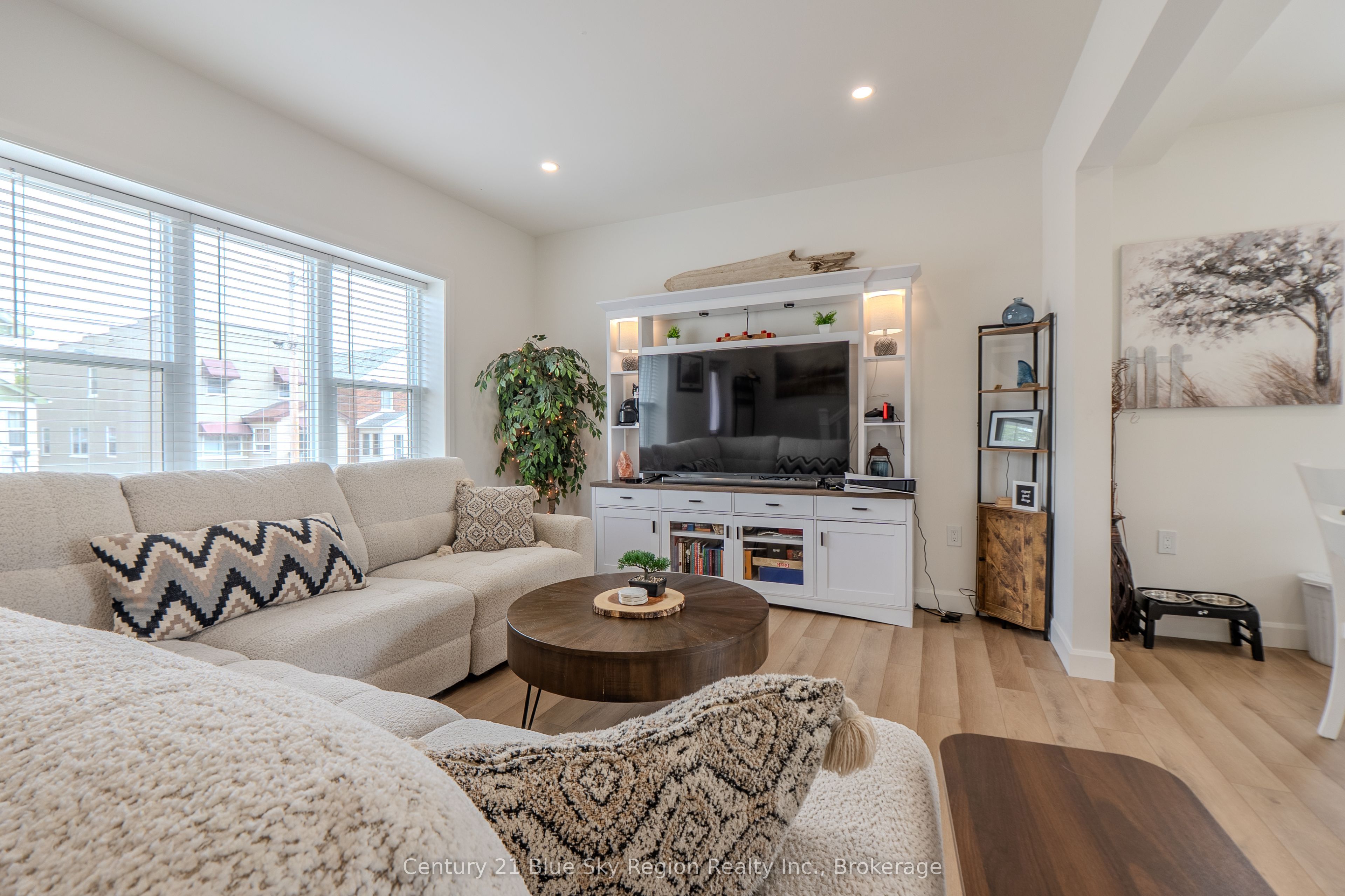 577 Douglas Street, North Bay, ON P1B 5N7 photo 4