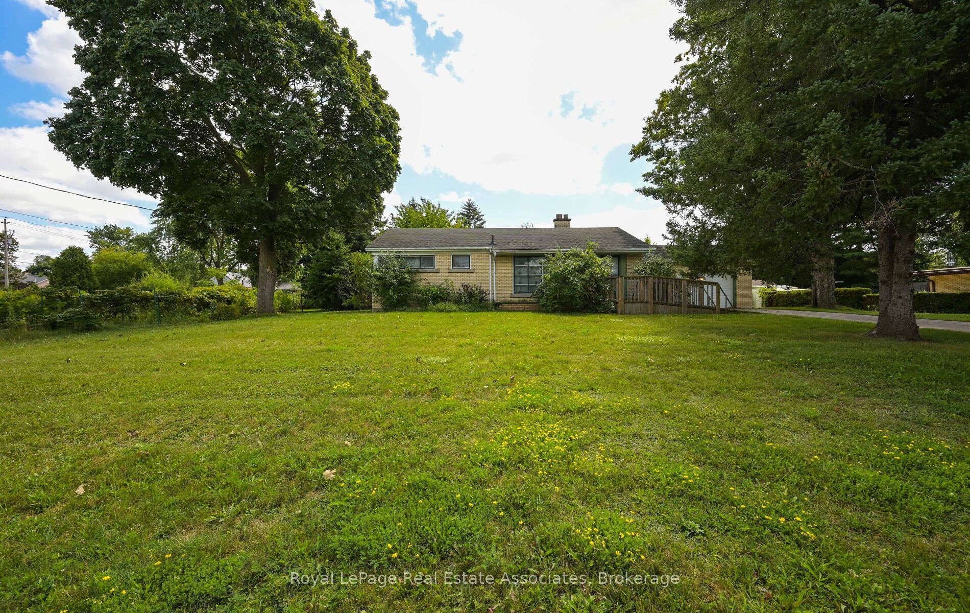 27 Rothsay Avenue, Kitchener, ON N2B 3A2