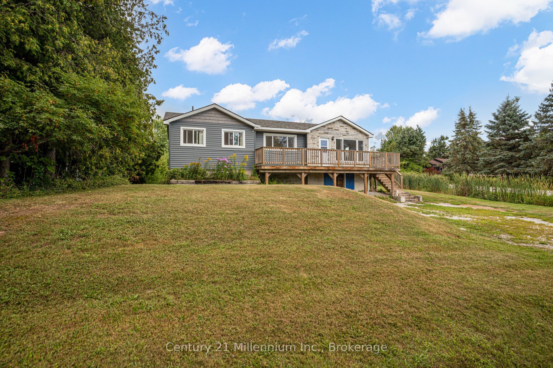 162 Lakeshore Road, Georgian Bluffs, ON N0H 2T0 photo 2