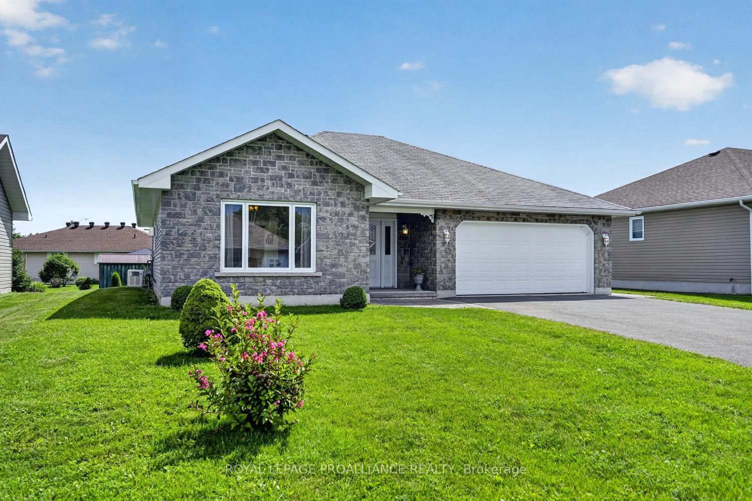 10726 West End Terrace E, South Dundas, ON K0E 1K0 photo 3