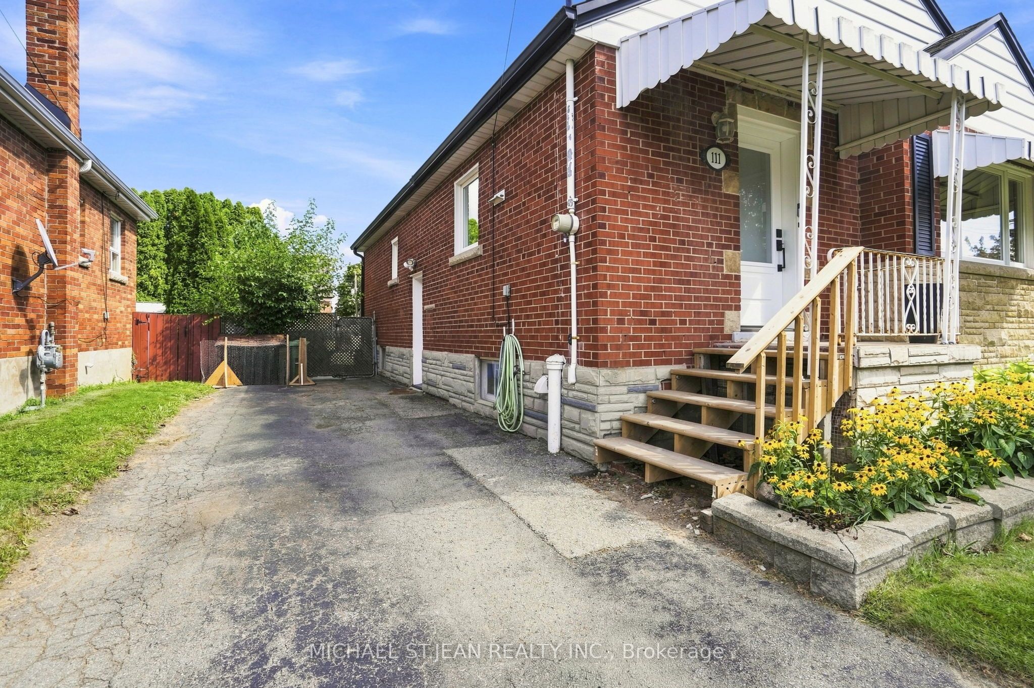 111 Sharon Avenue, Hamilton, ON L8T 1E4 photo 4