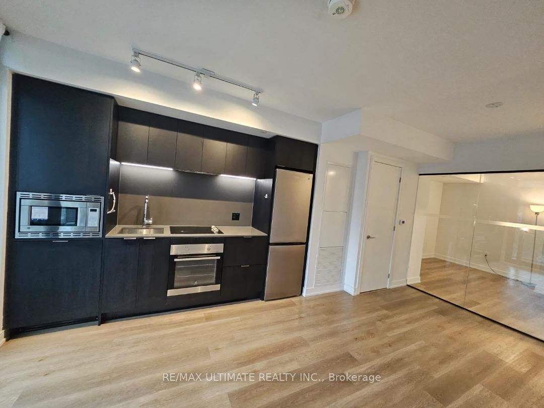 1 Jarvis Street 809, Hamilton, ON L8R 0A8 photo 2