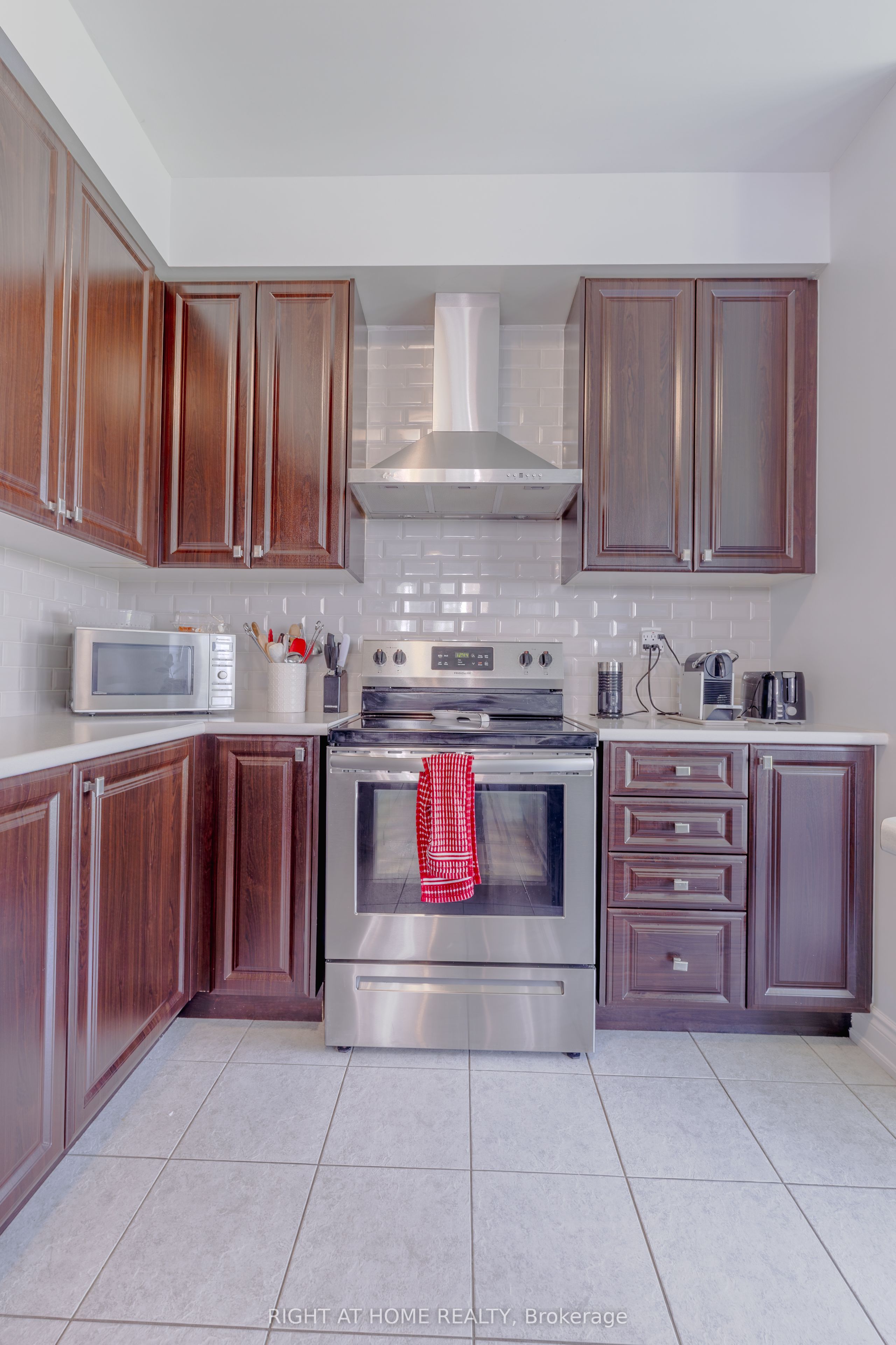 7648 Hackberry Trail, Niagara Falls, ON L2H 3R5 photo 5
