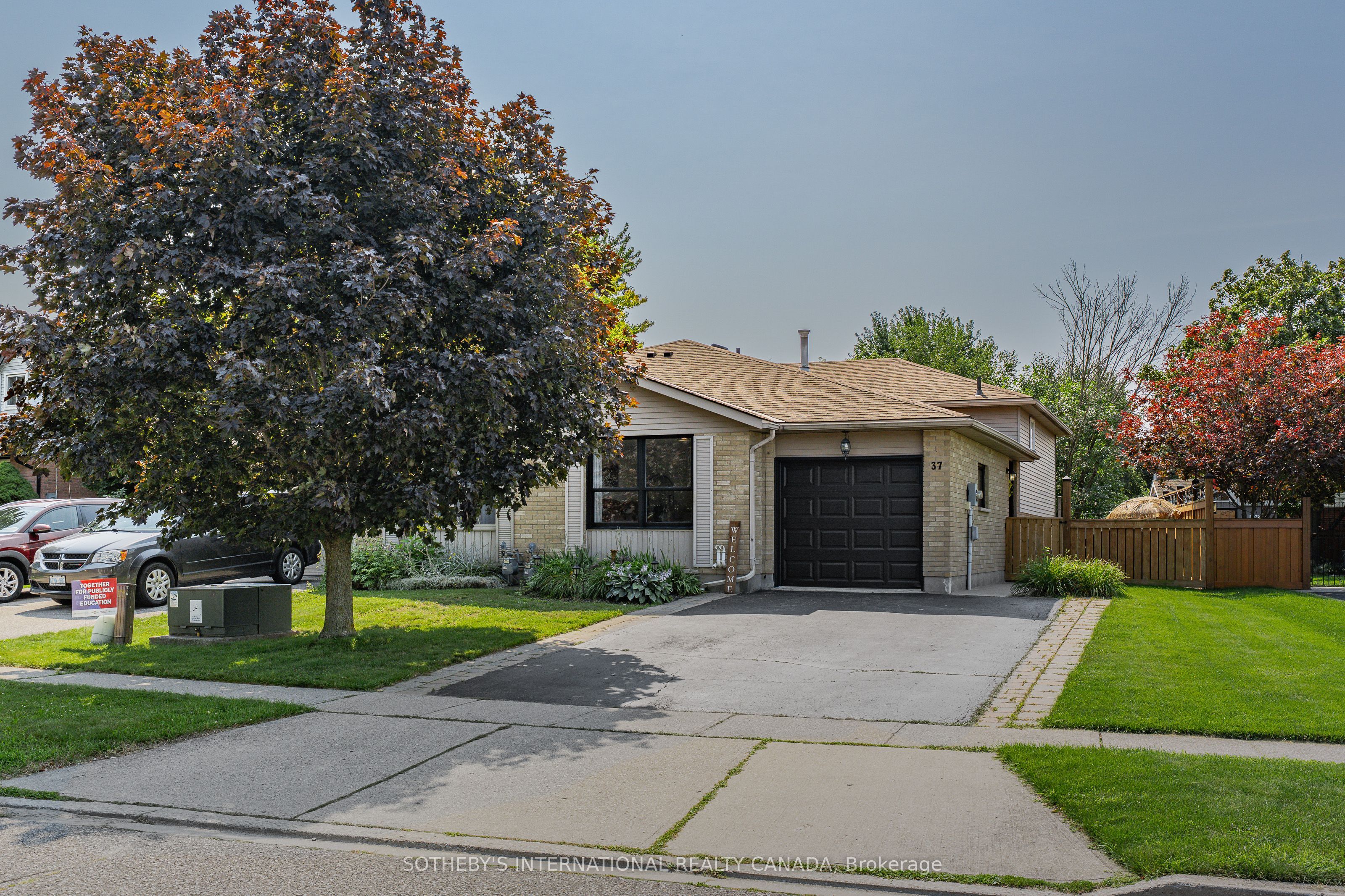 37 Sandalwood Drive, Cambridge, ON N1P 1A9