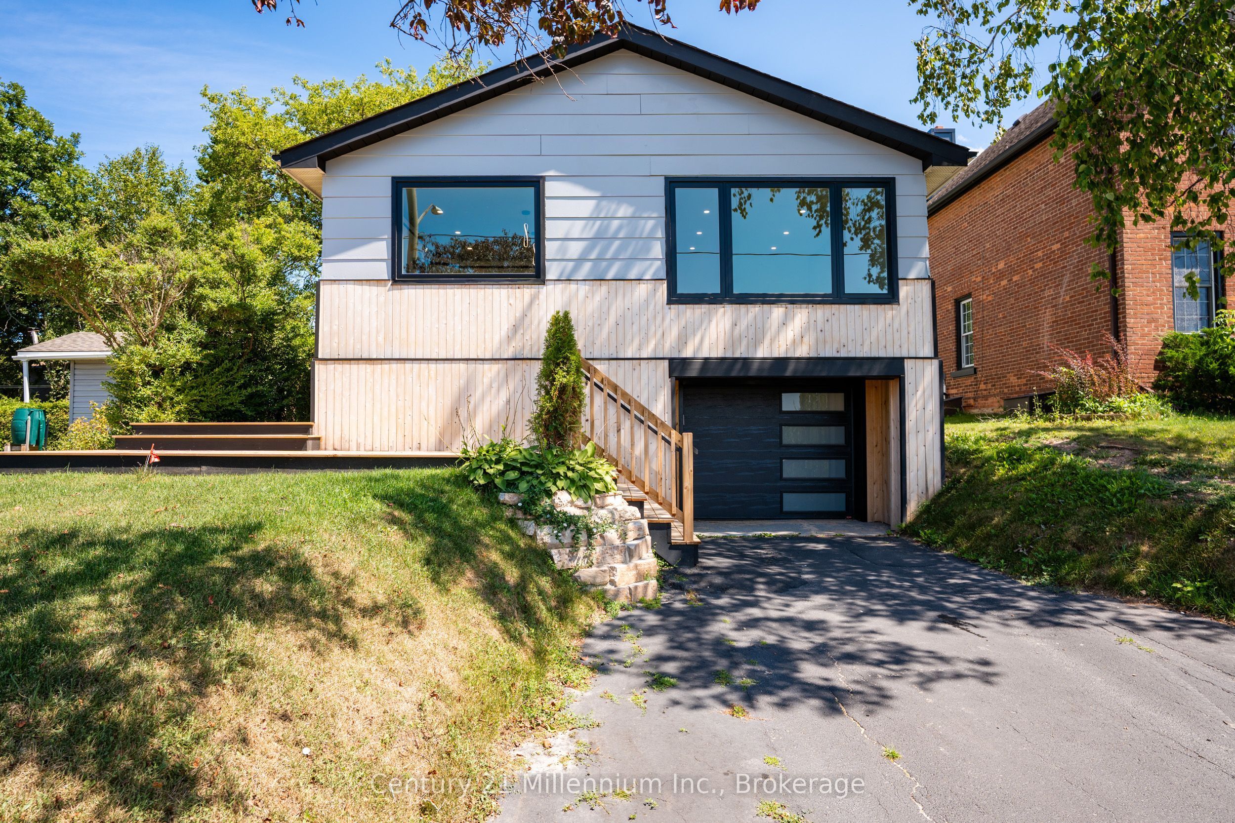 873 9th Avenue E, Owen Sound, ON N4K 3E8 photo 2