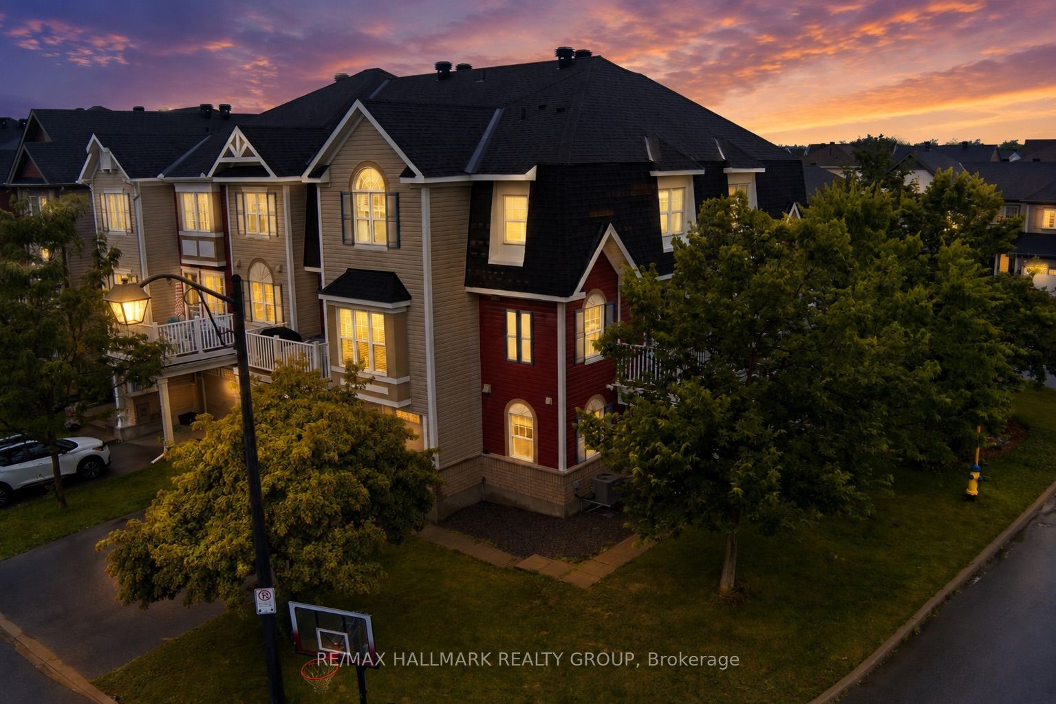 588 Foxlight Circle, Kanata, ON K2M 0L9 photo 2