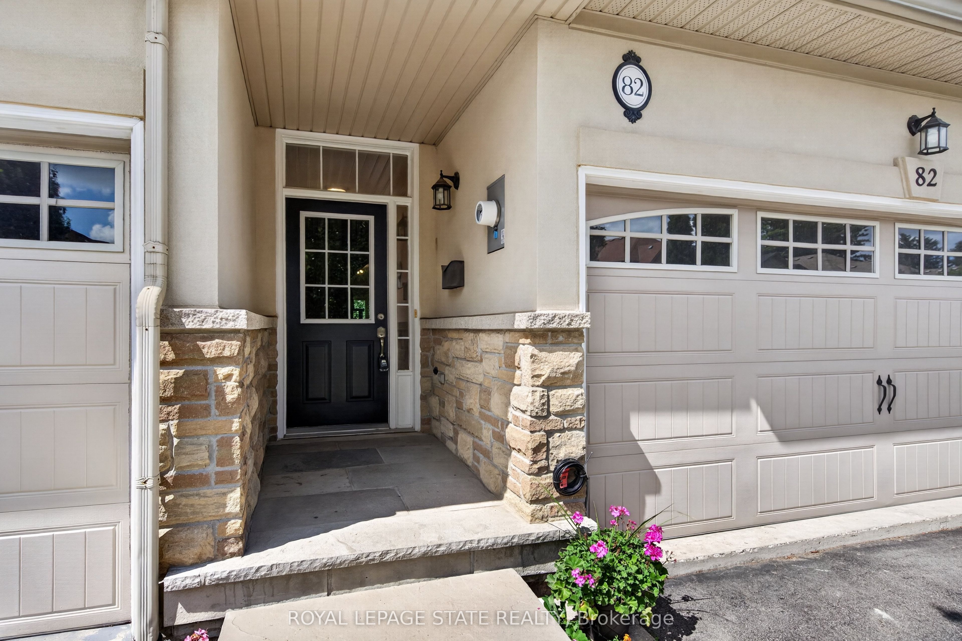 82 Maplevale Drive, Hamilton, ON L9G 0C5 photo 3