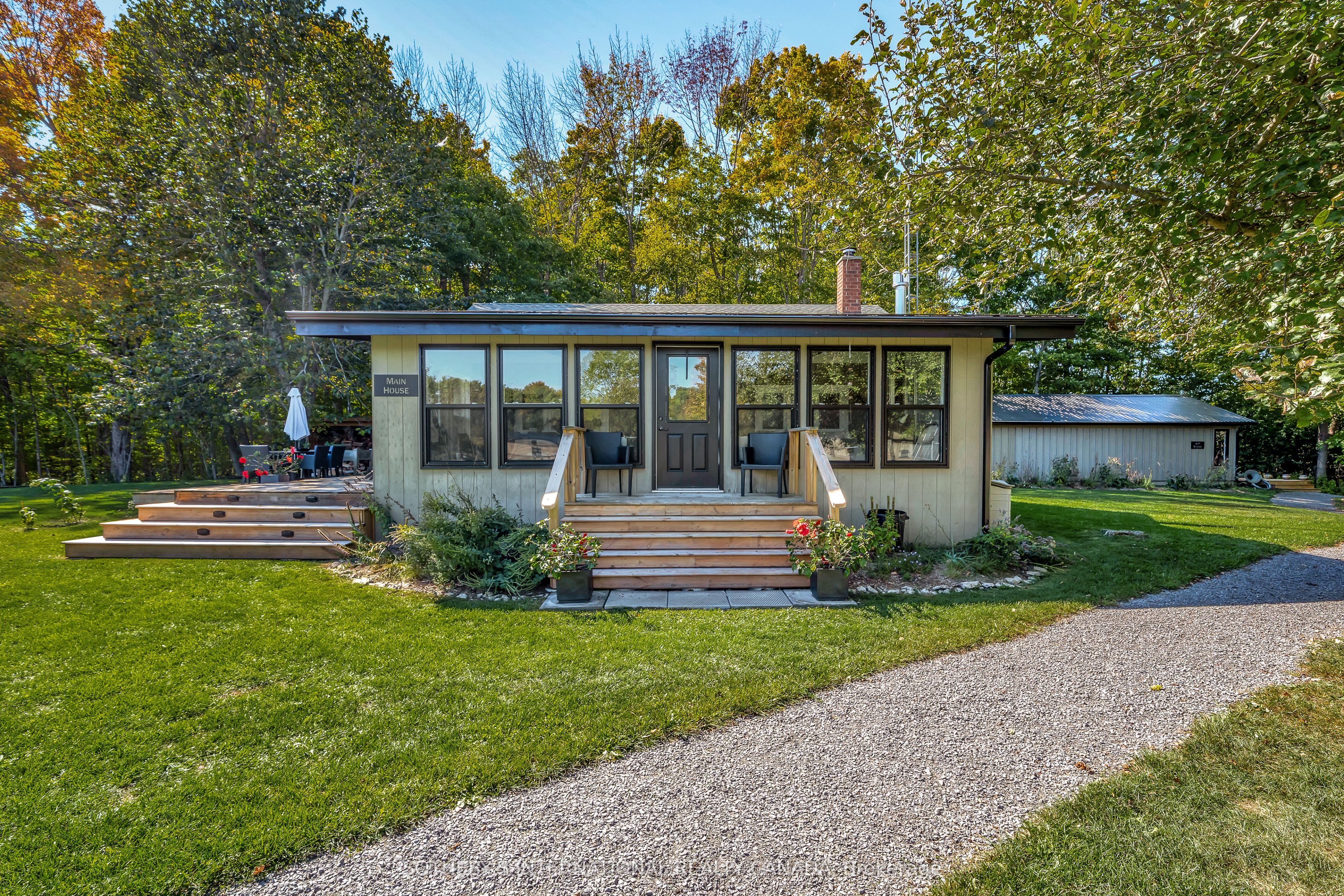 220 Easterbrook Road S, Prince Edward County, ON K0K 2P0 photo 4