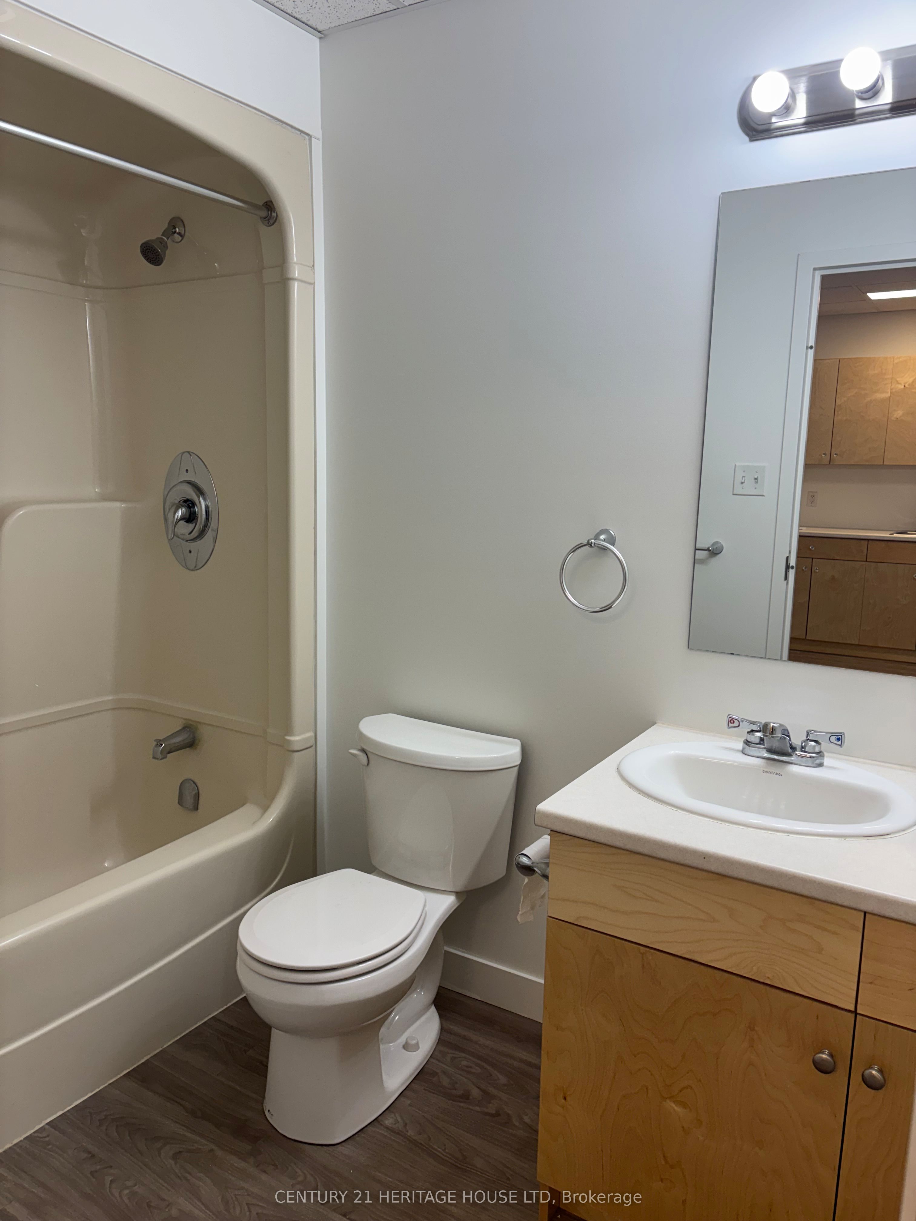 50 Scott Street 203, St. Thomas, ON N5P 1K6 photo 5