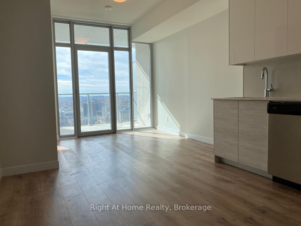 60 Frederick Street 2113, Kitchener, ON N2H 0C7 photo 2