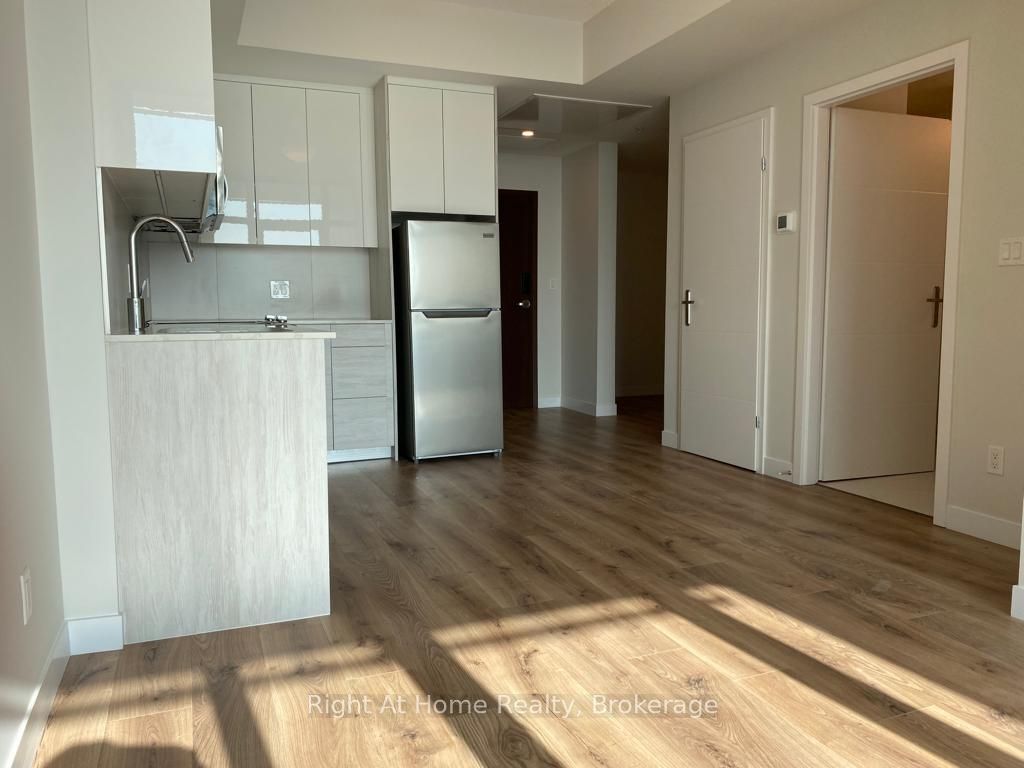 60 Frederick Street 2113, Kitchener, ON N2H 0C7 photo 4