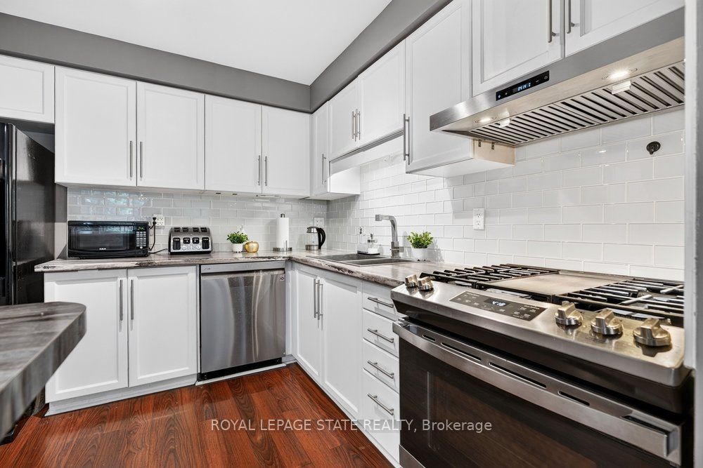 44 Frances Avenue 11, Hamilton, ON L8E 5V6 photo 2