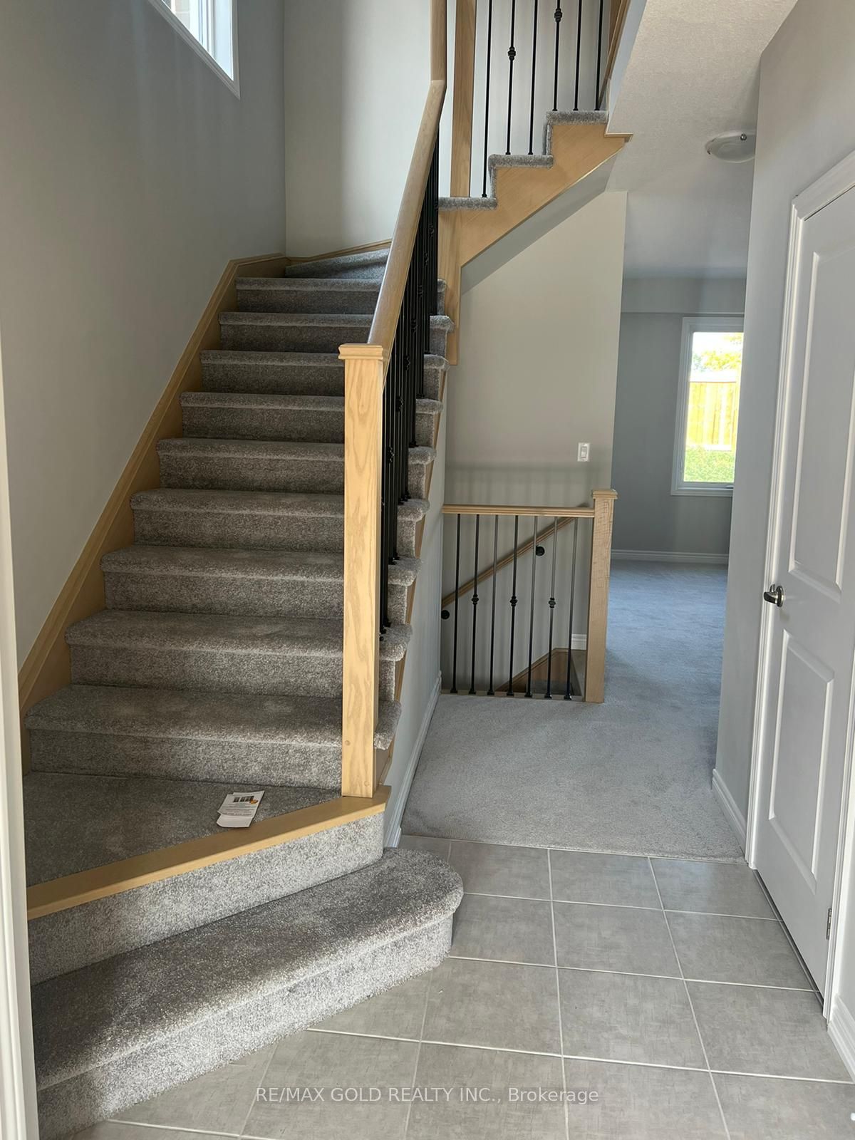 83 Pinot Crescent, Hamilton, ON L8E 0J9 photo 2