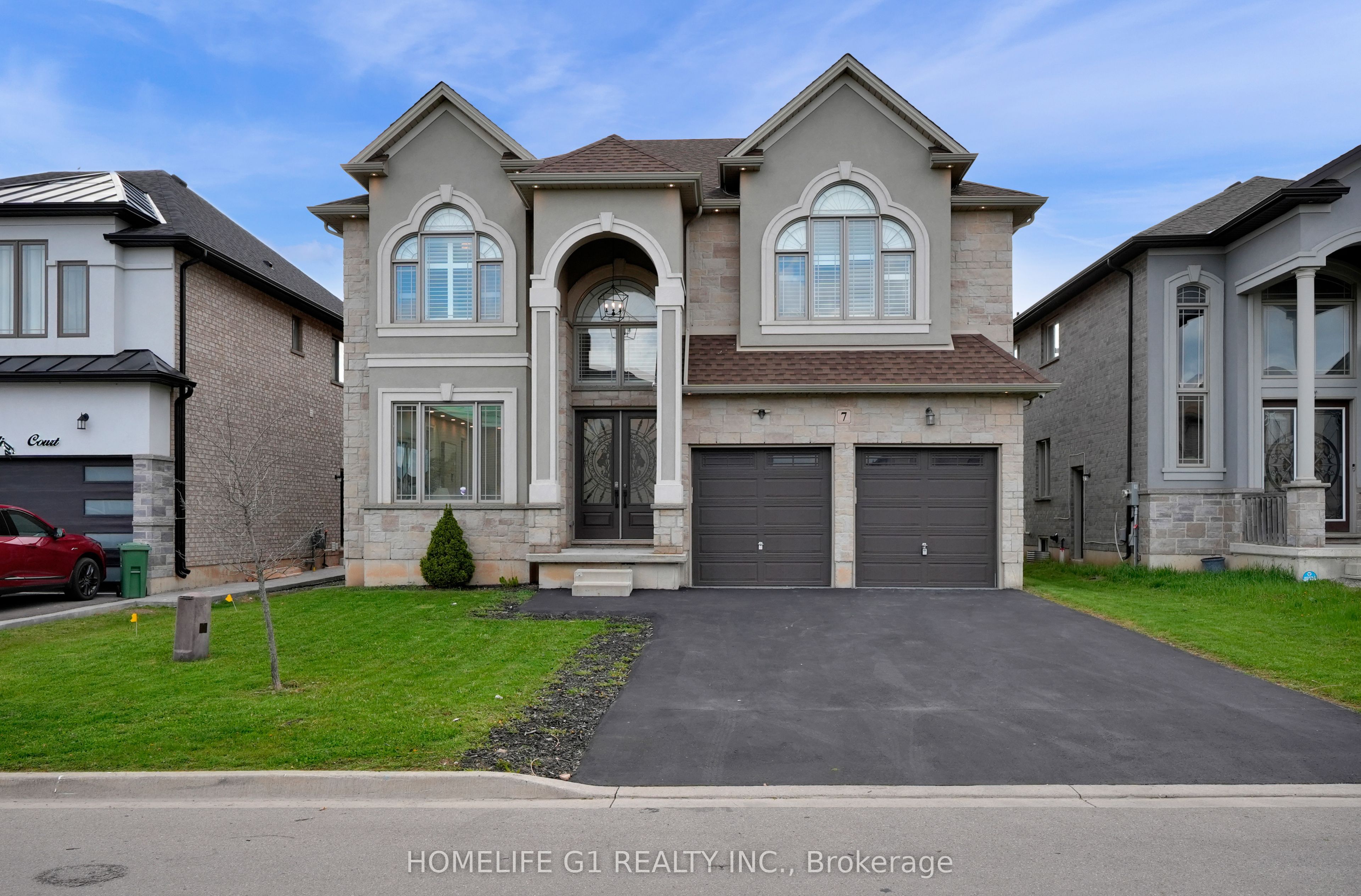 7 Riesling Court, Hamilton, ON L8G 0B4 photo 2