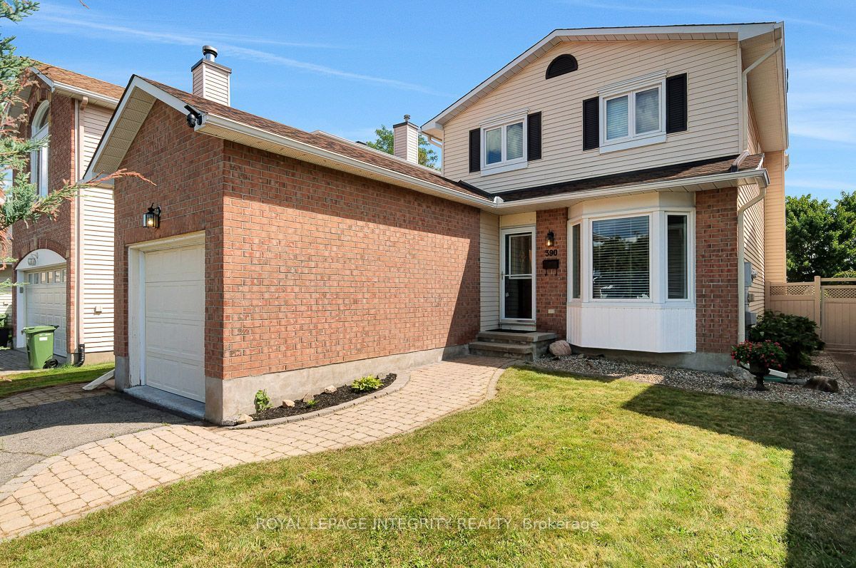 390 Oaklawn Crescent, Orleans - Cumberland and Area, ON K4A 3J3 photo 2