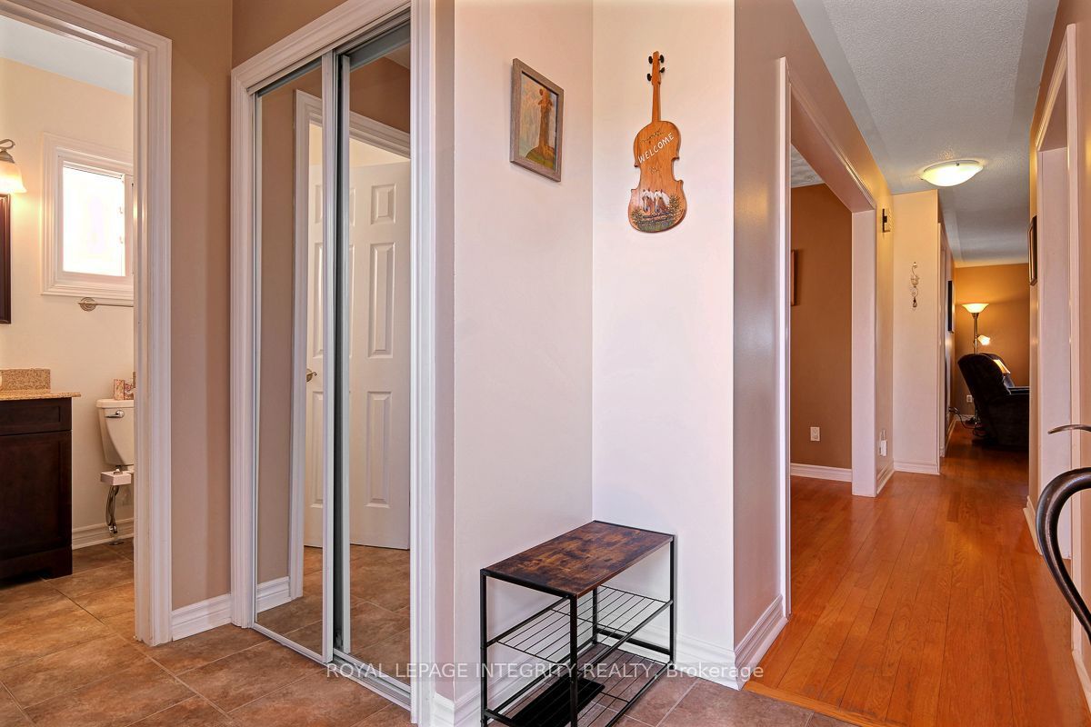 390 Oaklawn Crescent, Orleans - Cumberland and Area, ON K4A 3J3 photo 5
