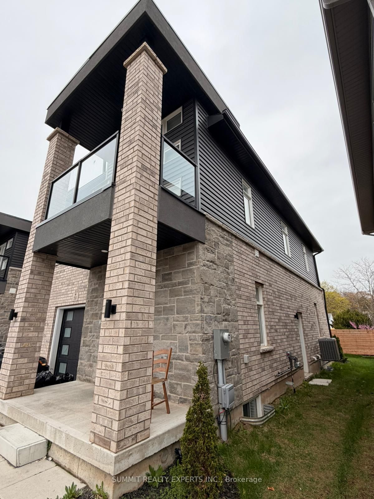 5672 Dorchester Road 59, Niagara Falls, ON L2G 5S3 photo 3