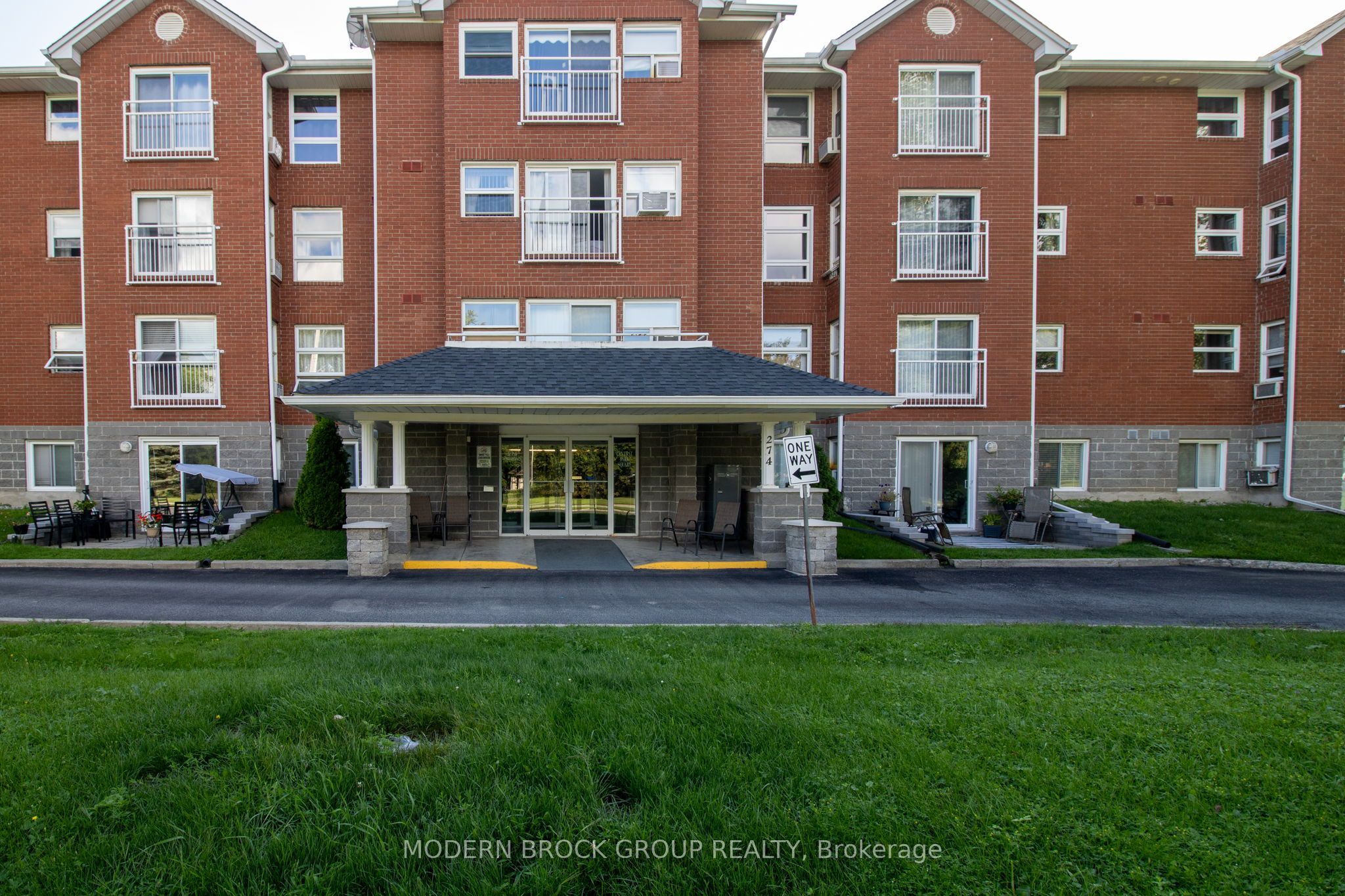 274 Ormond Street 201, Brockville, ON K6V 6Z7 photo 2