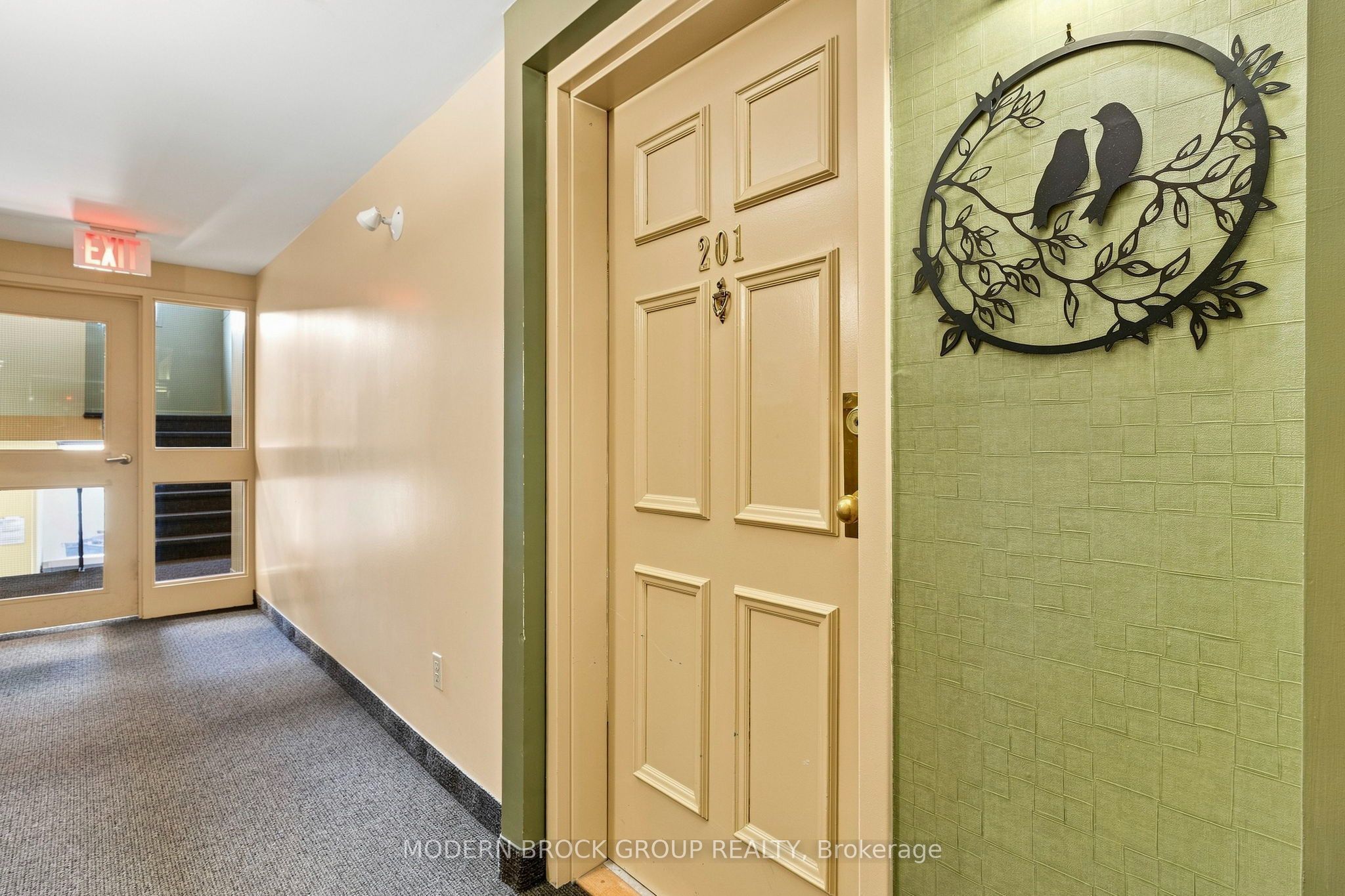 274 Ormond Street 201, Brockville, ON K6V 6Z7 photo 3