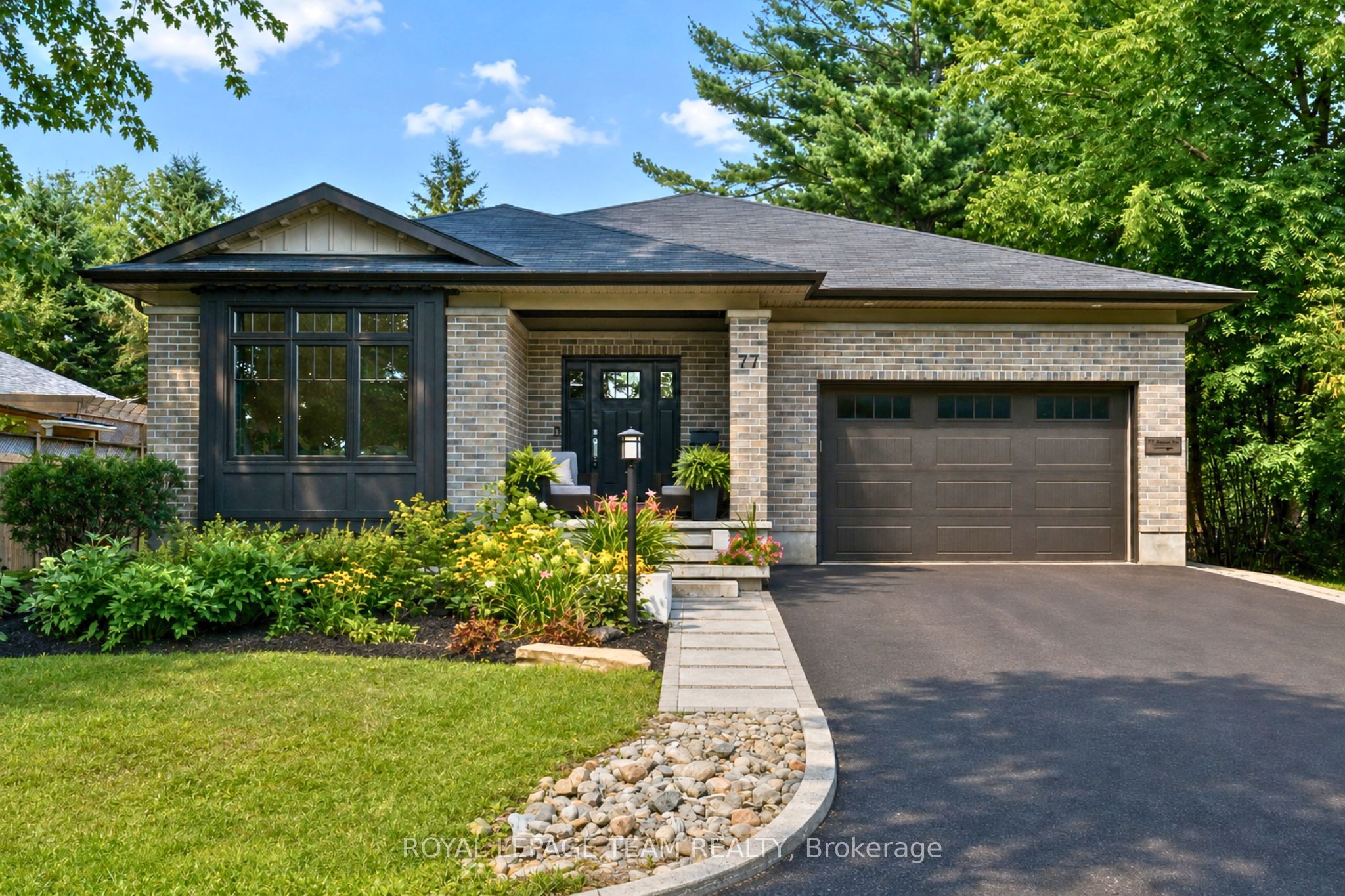 77 Juanita Avenue, Carp - Huntley Ward, ON K0A 1L0