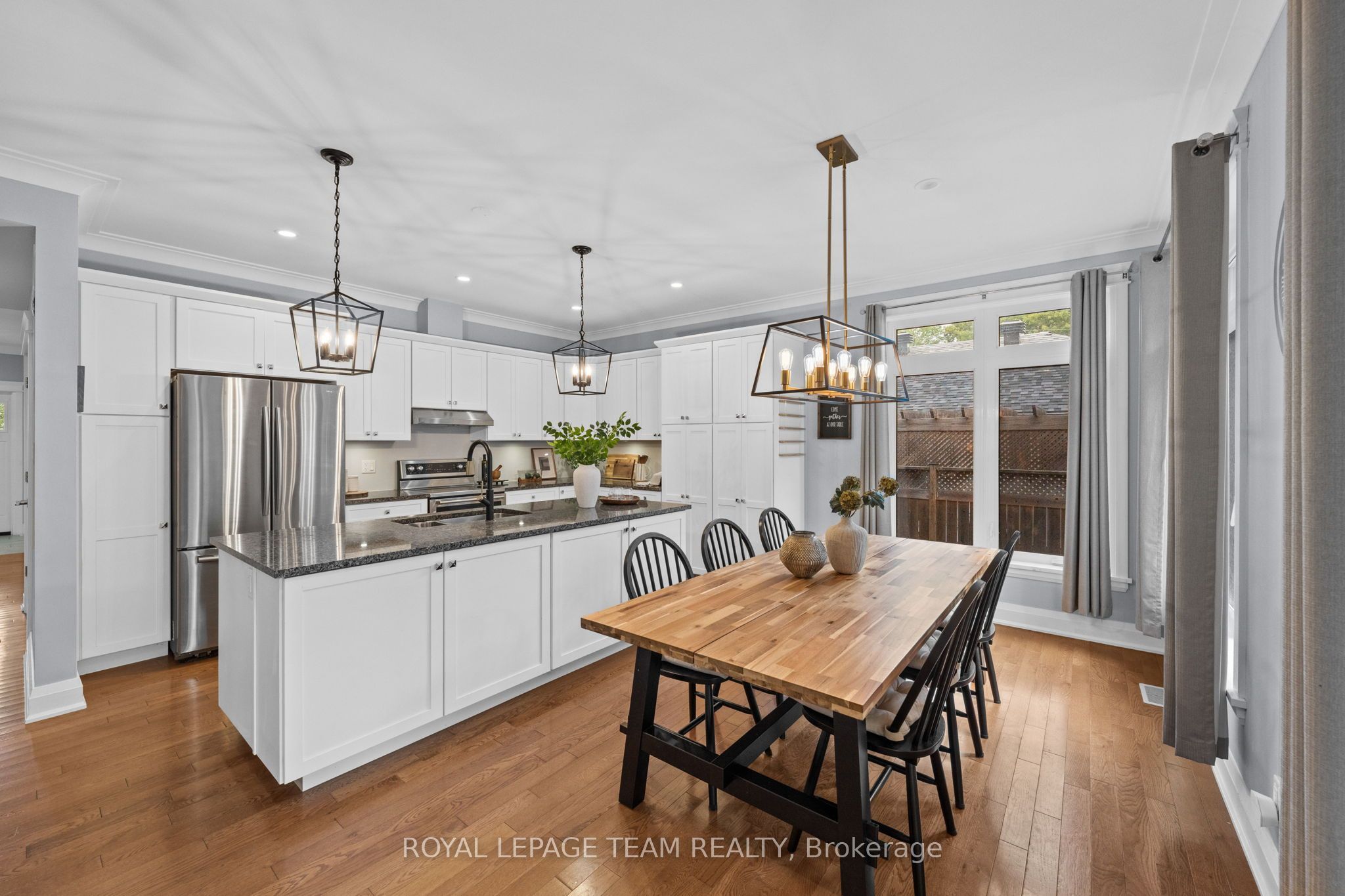 77 Juanita Avenue, Carp - Huntley Ward, ON K0A 1L0 photo 2
