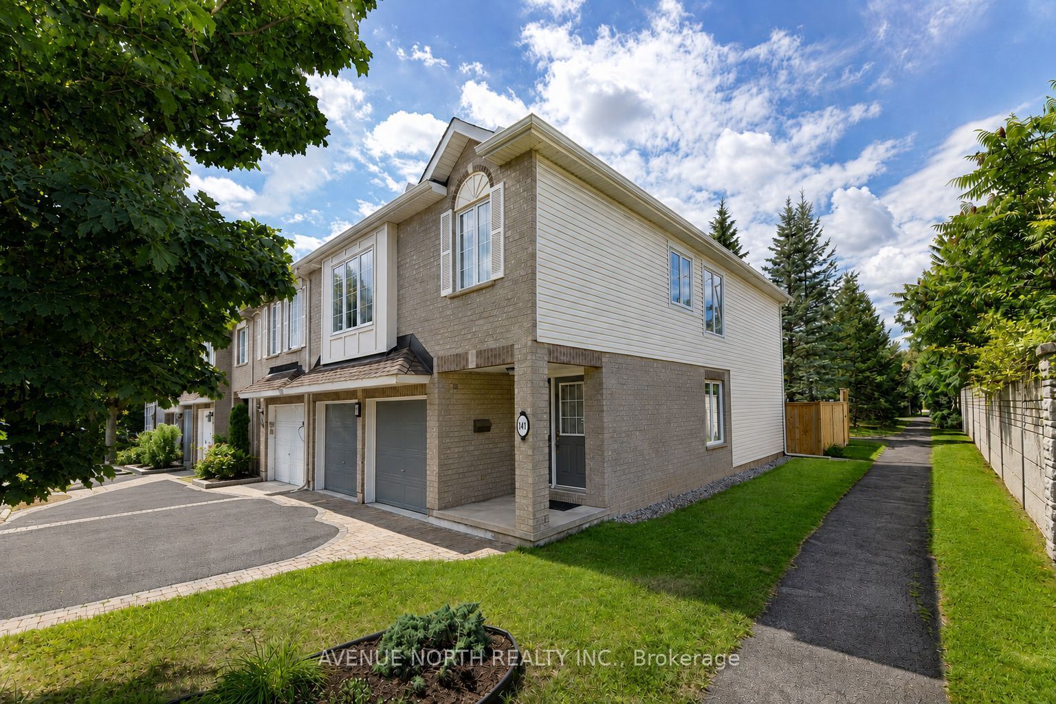 141 GLADEVIEW Private, Blossom Park - Airport and Area, ON K1T 4C4 photo 3