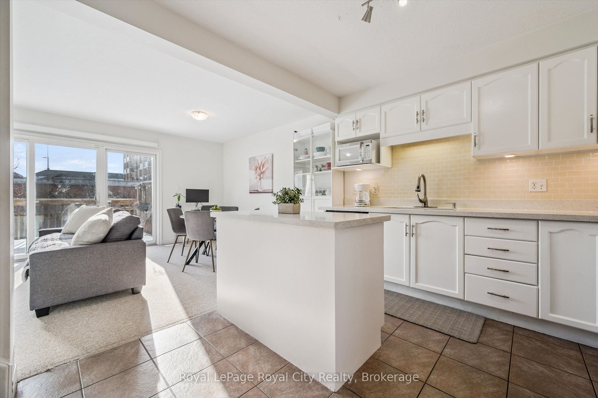 361 Arkell Road 6, Guelph, ON N1L 1E5 photo 3