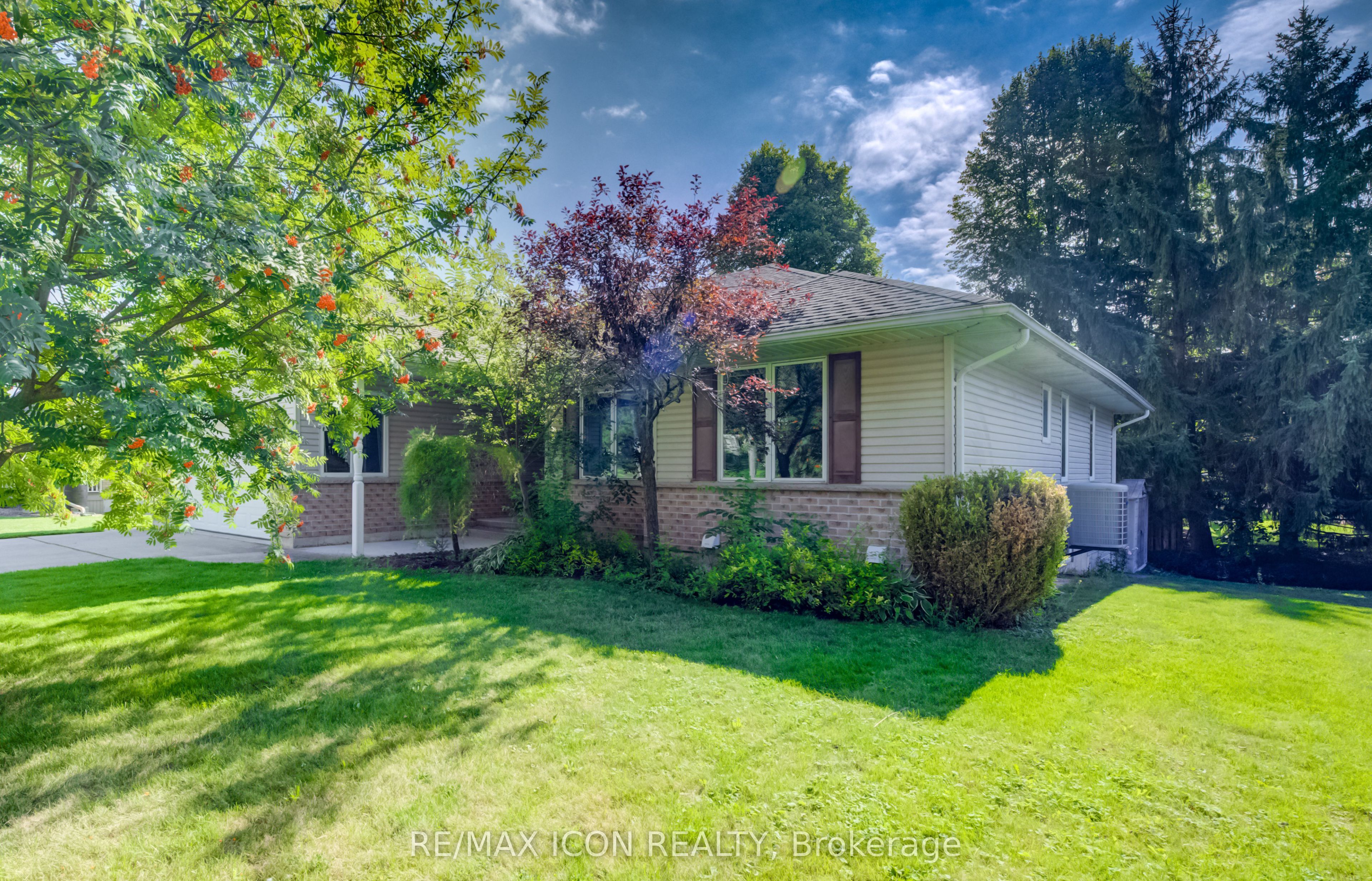 910 Walton Avenue N, North Perth, ON N4W 3R9 photo 2