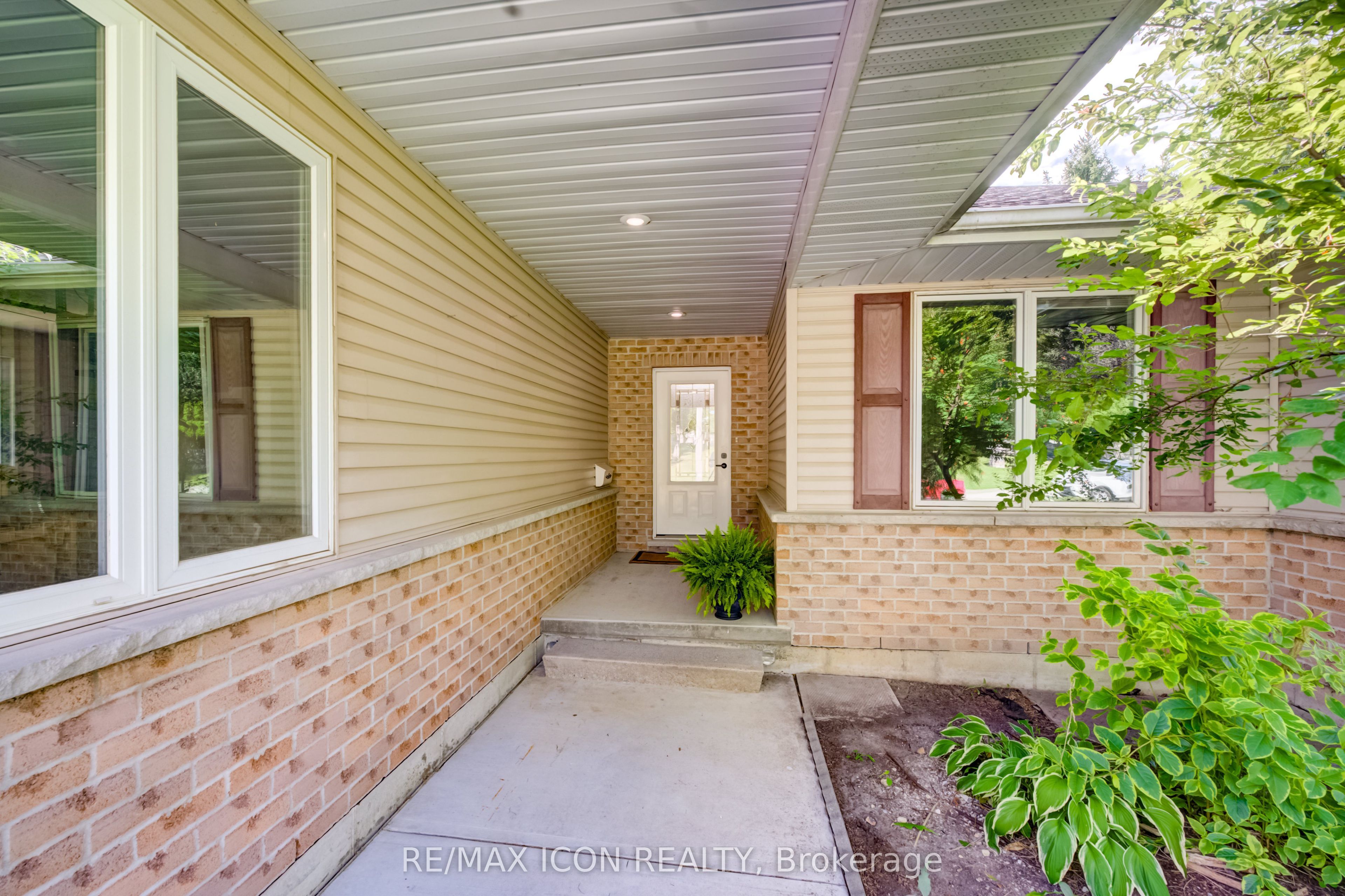 910 Walton Avenue N, North Perth, ON N4W 3R9 photo 4