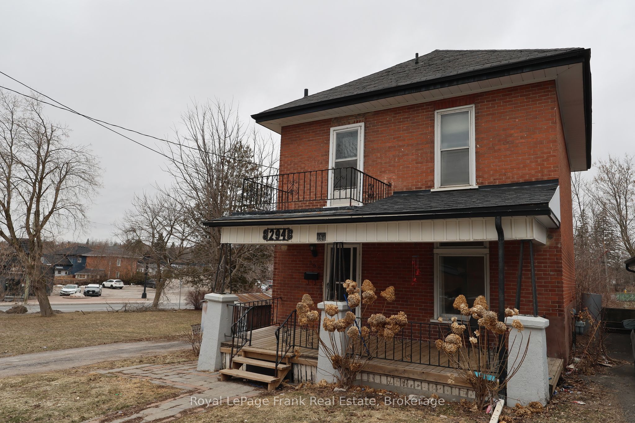 294 Parkhill Road W, Peterborough, ON K9H 3H7 photo 2