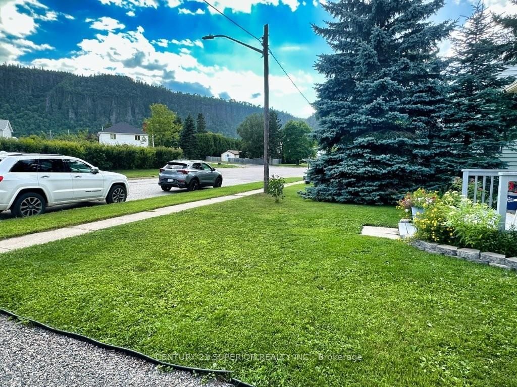79 Brompton Road, Red Rock, ON P0T 2P0 photo 2