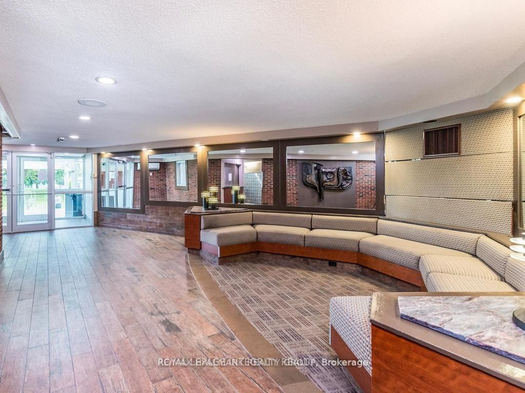 20 Chesterton Drive 419, Cityview - Parkwoods Hills - Rideau Shore, ON K2E 6Z7 photo 2