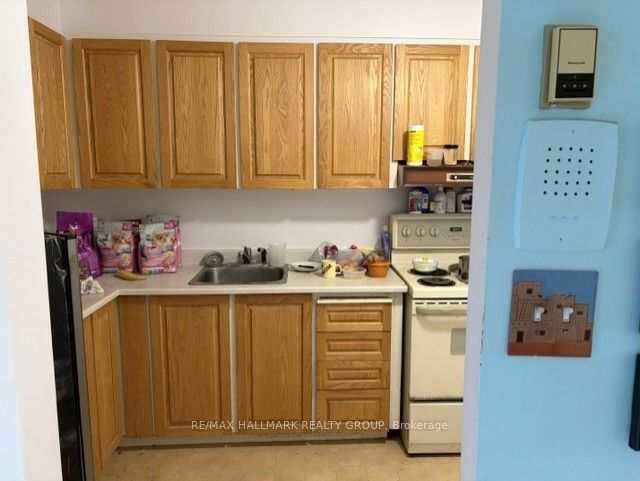 20 Chesterton Drive 419, Cityview - Parkwoods Hills - Rideau Shore, ON K2E 6Z7 photo 4