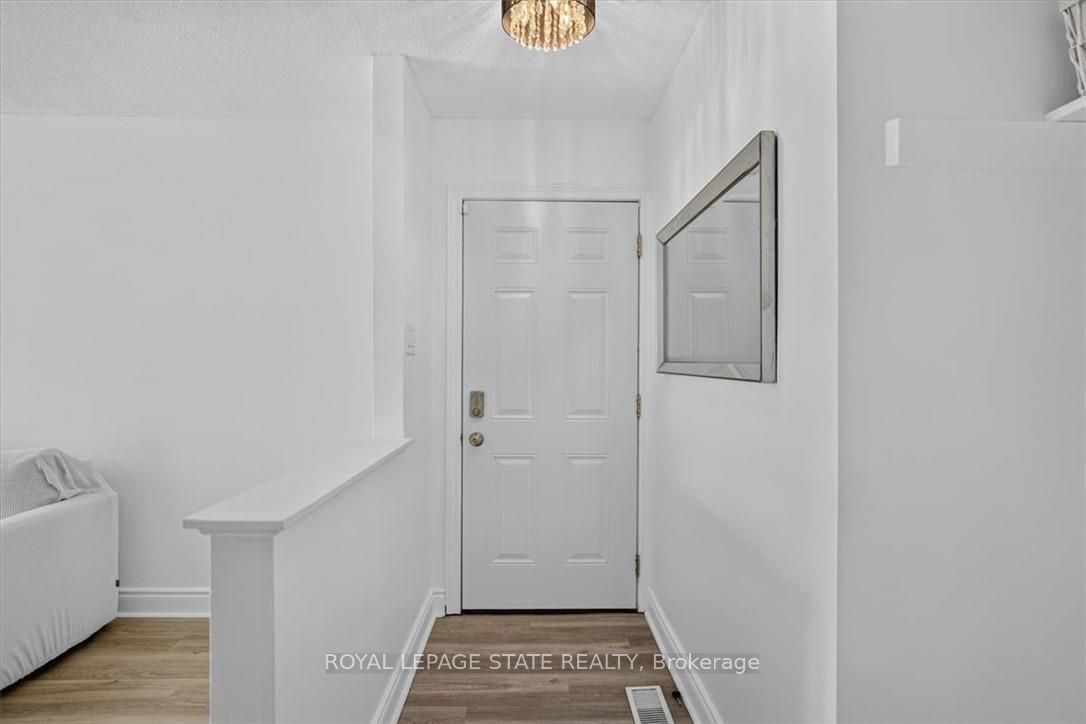 27 Gretna Court, Hamilton, ON L9C 4V1 photo 3