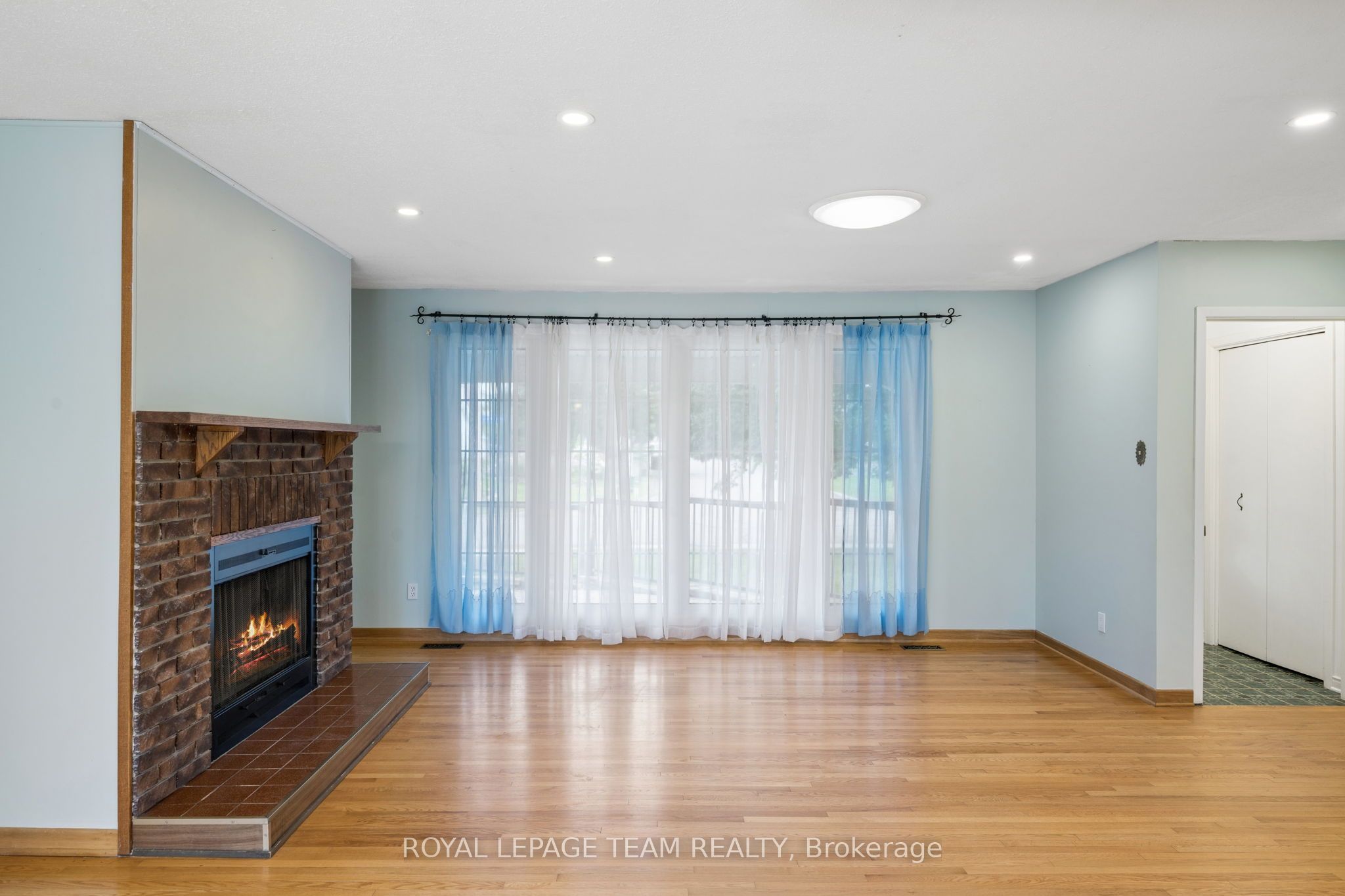 22 Redpine Drive, Cityview - Parkwoods Hills - Rideau Shore, ON K2E 6S9 photo 5