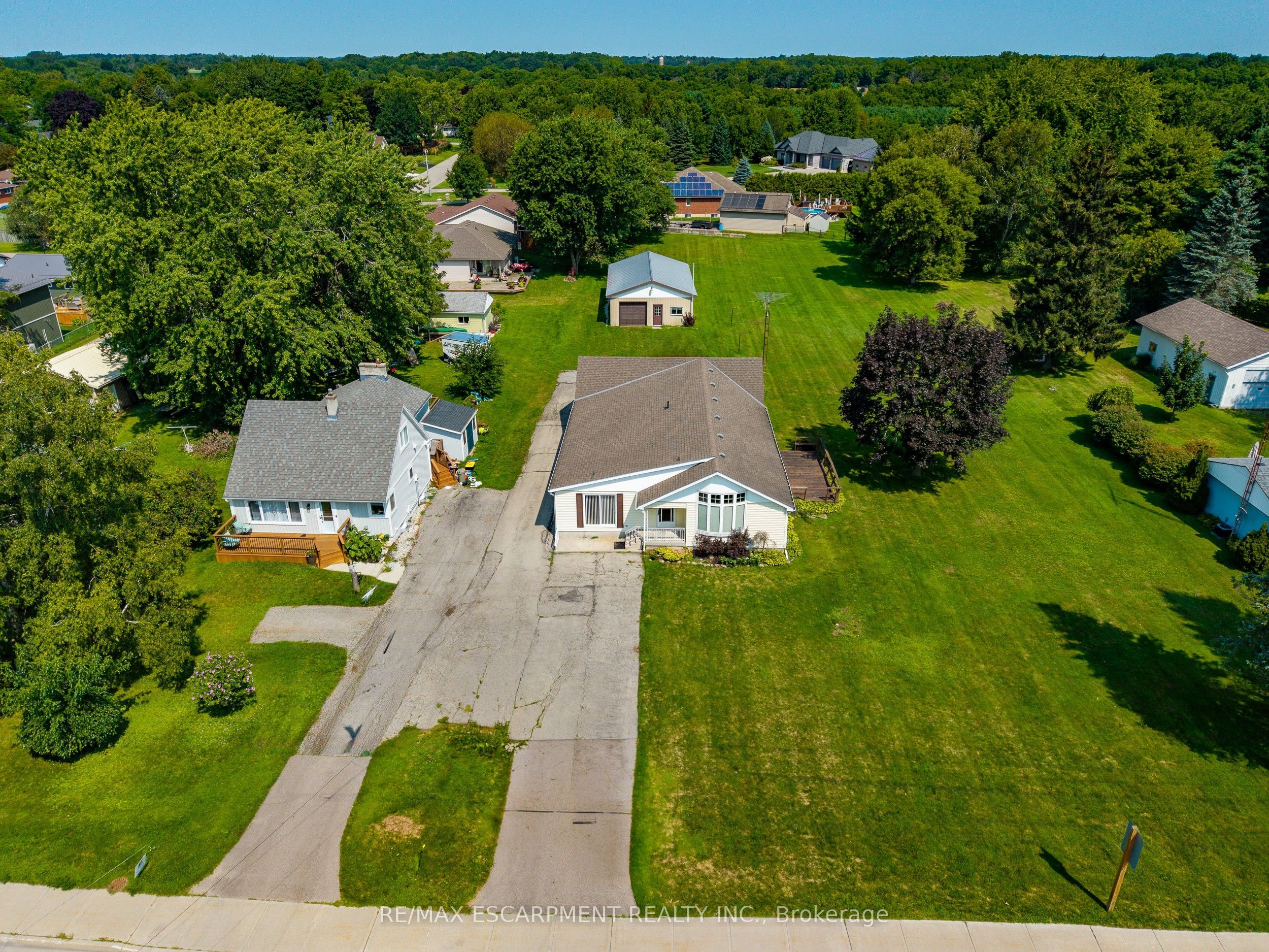 1032 Main Street, Norfolk, ON N0A 1N2 photo 2