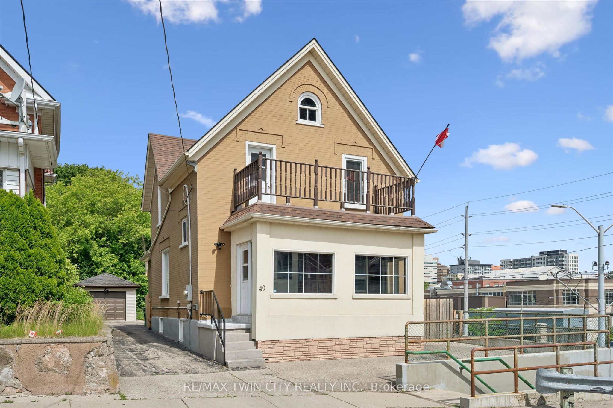 40 Madison Avenue S, Kitchener, ON N2G 3M5