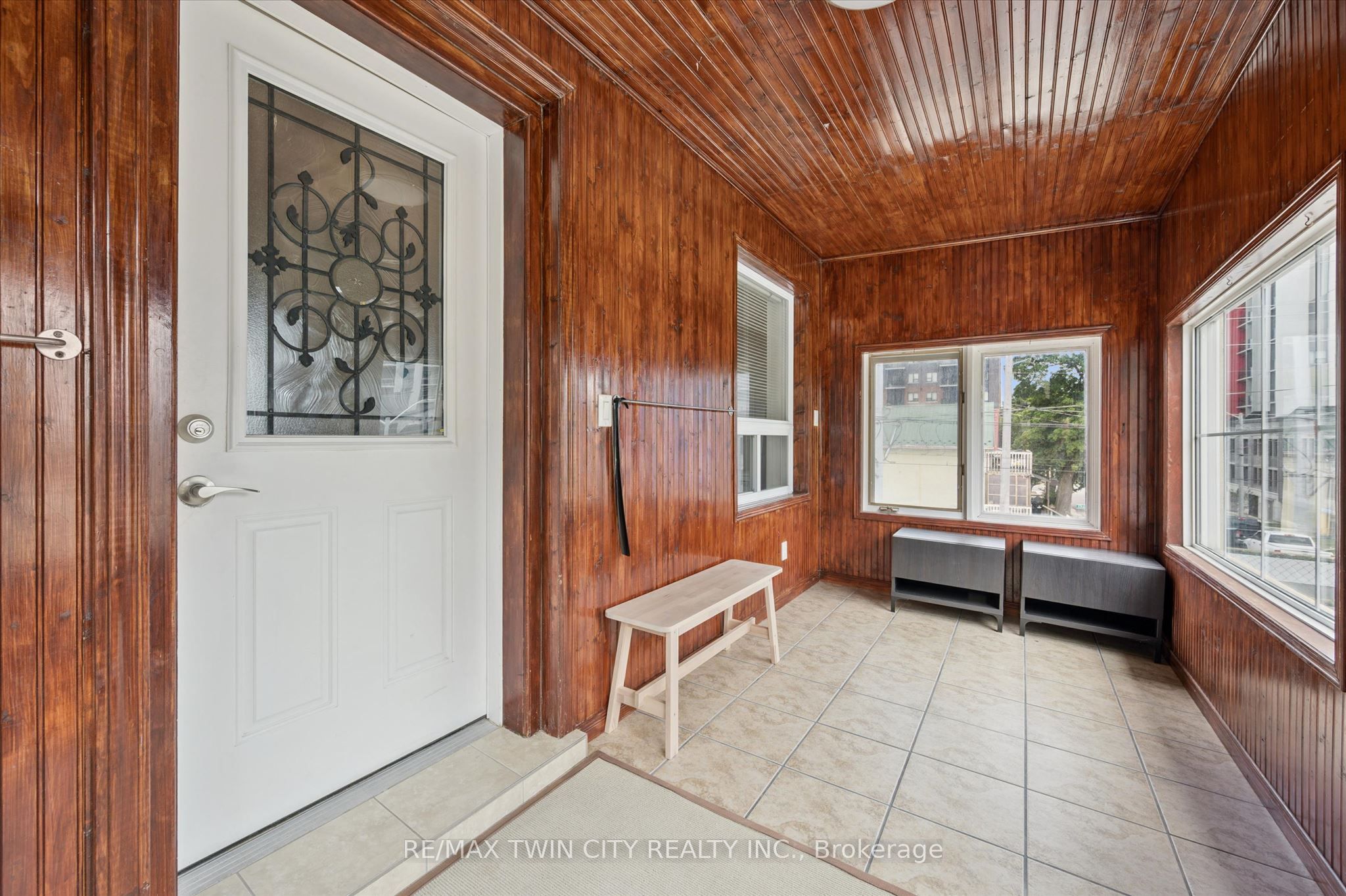 40 Madison Avenue S, Kitchener, ON N2G 3M5 photo 3