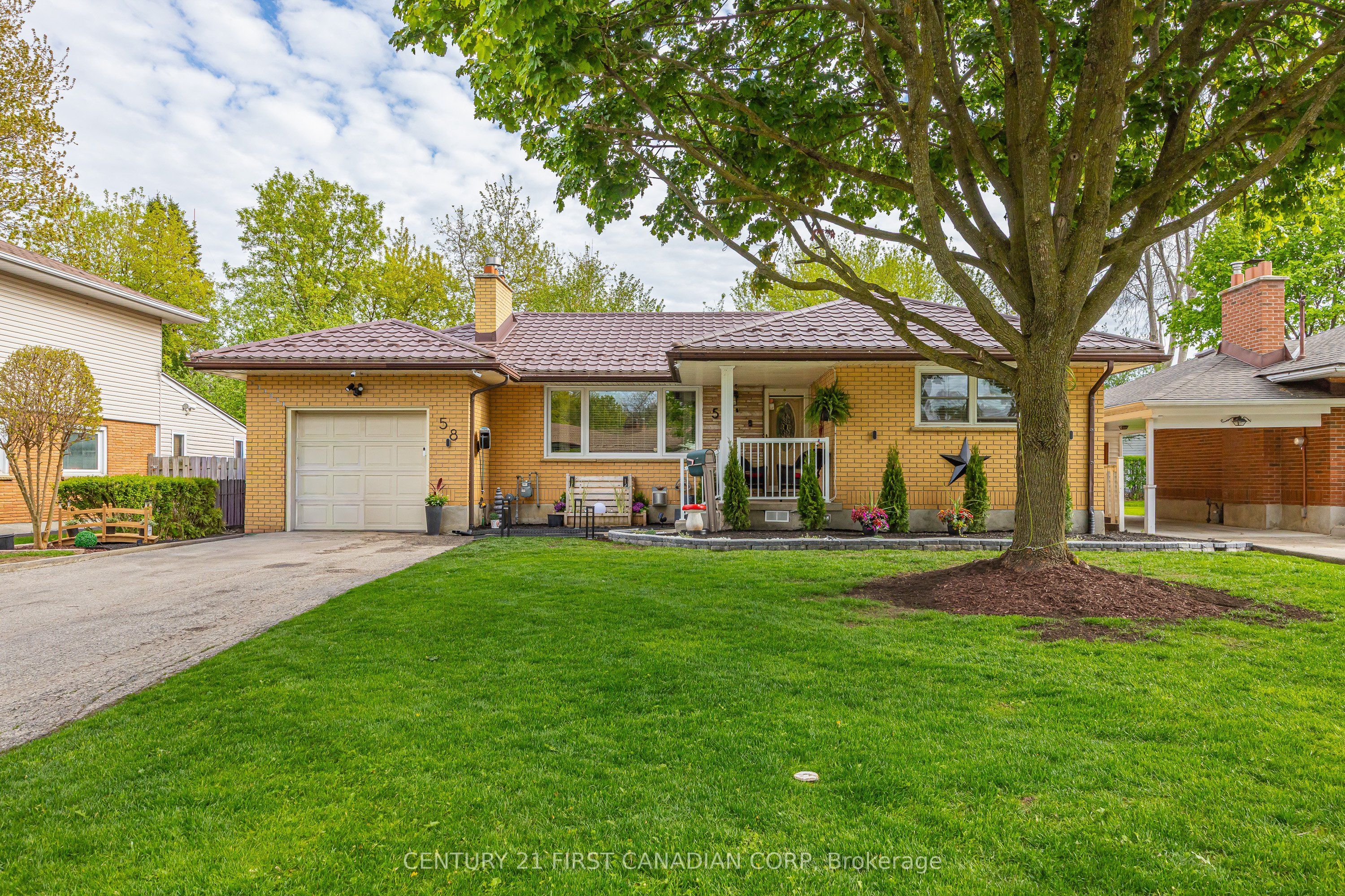 58 Centre Crescent N, London South, ON N6J 2Z6