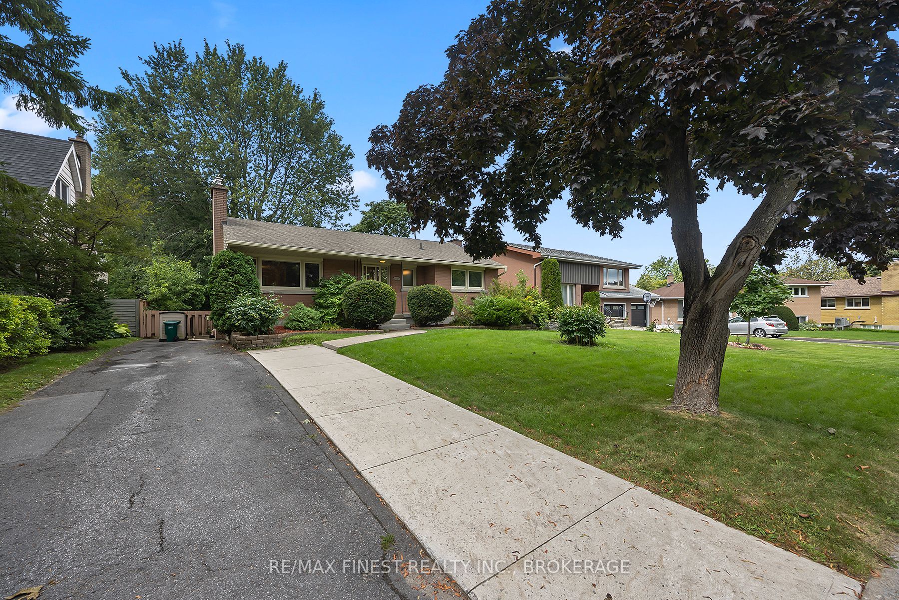 140 LIDDELL Crescent, Kingston, ON K7M 2T6 photo 3